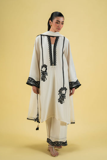 Ammara Khan | Sia 25 | D-13