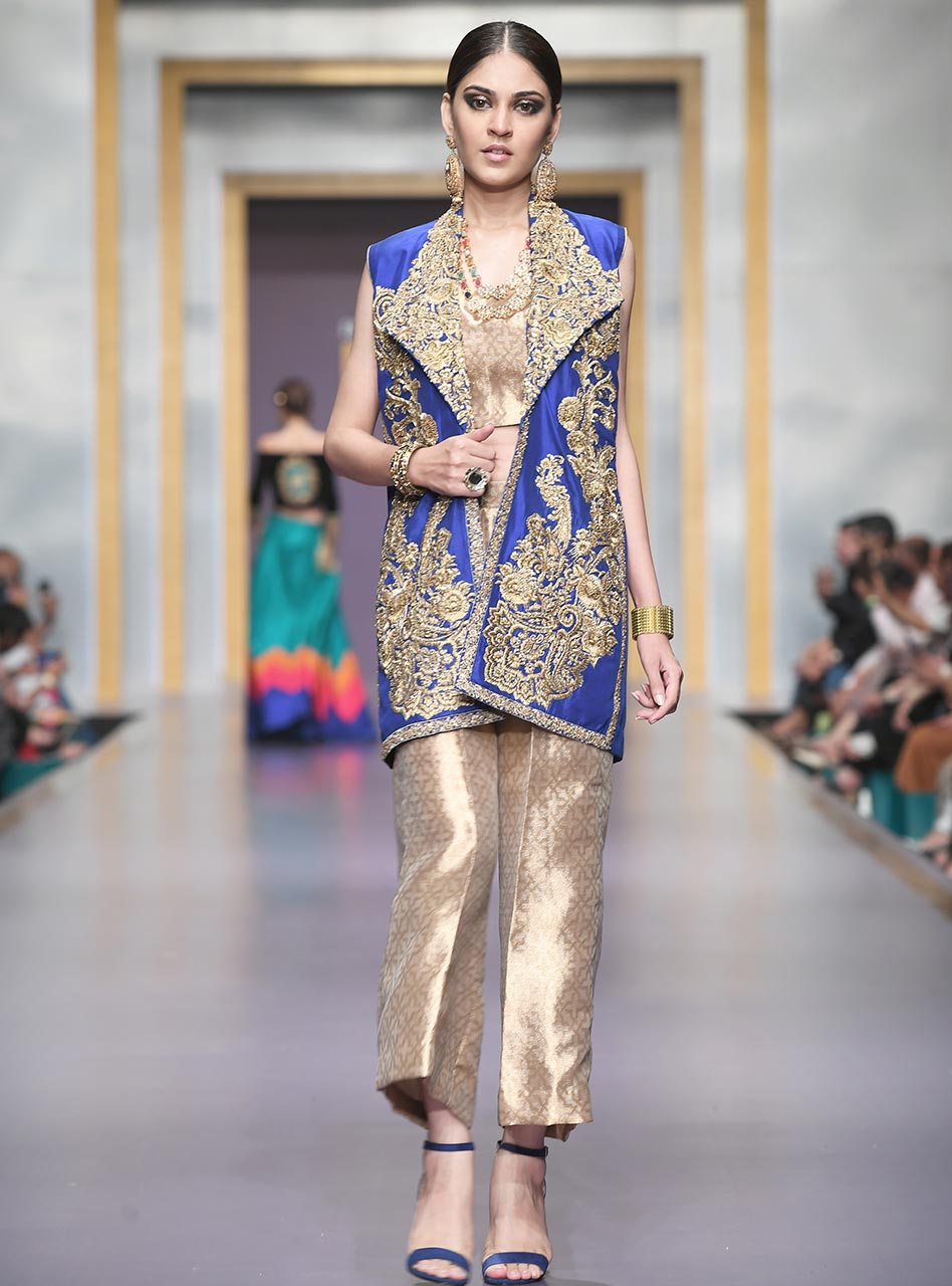 Zainab Chottani | Semi Formals | TEHZEEB by Zainab Chottani - Designer Dress - Type: Ladies Clothes - Available at Sana Yasir - 100% Original