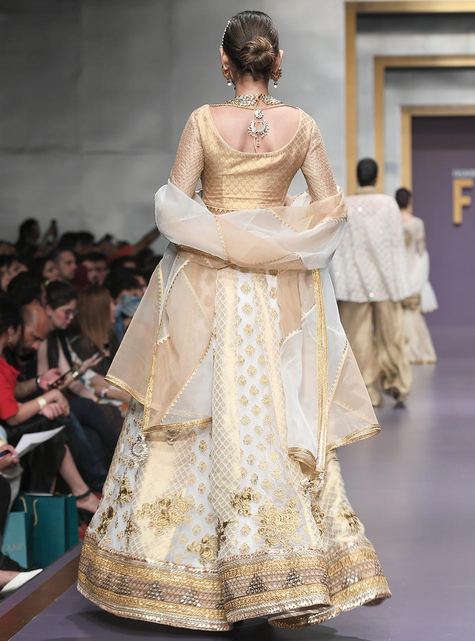 Zainab Chottani | Semi Formals | MUSHQ by Zainab Chottani - Designer Dress - Type: Ladies Clothes - Available at Sana Yasir - 100% Original