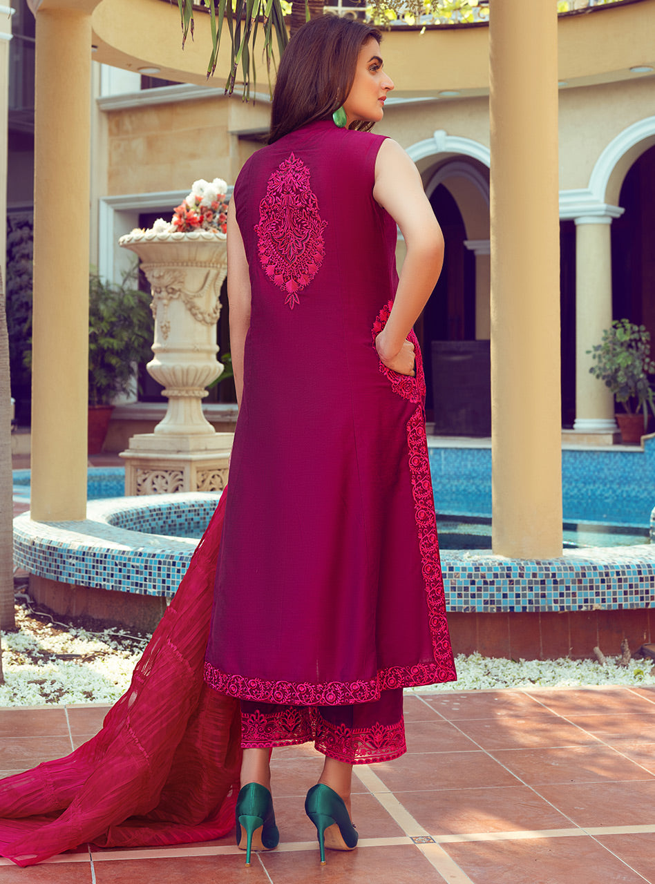 Zainab Chottani | Luxury Pret | BERRY BLISS by Zainab Chottani - Designer Dress - Type: Ladies Clothes - Available at Sana Yasir - 100% Original