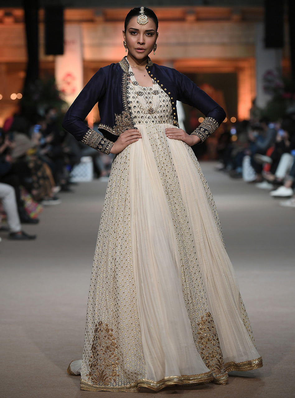 Zainab Chottani | Semi Formals | MOTIYA by Zainab Chottani - Designer Dress - Type: Ladies Clothes - Available at Sana Yasir - 100% Original