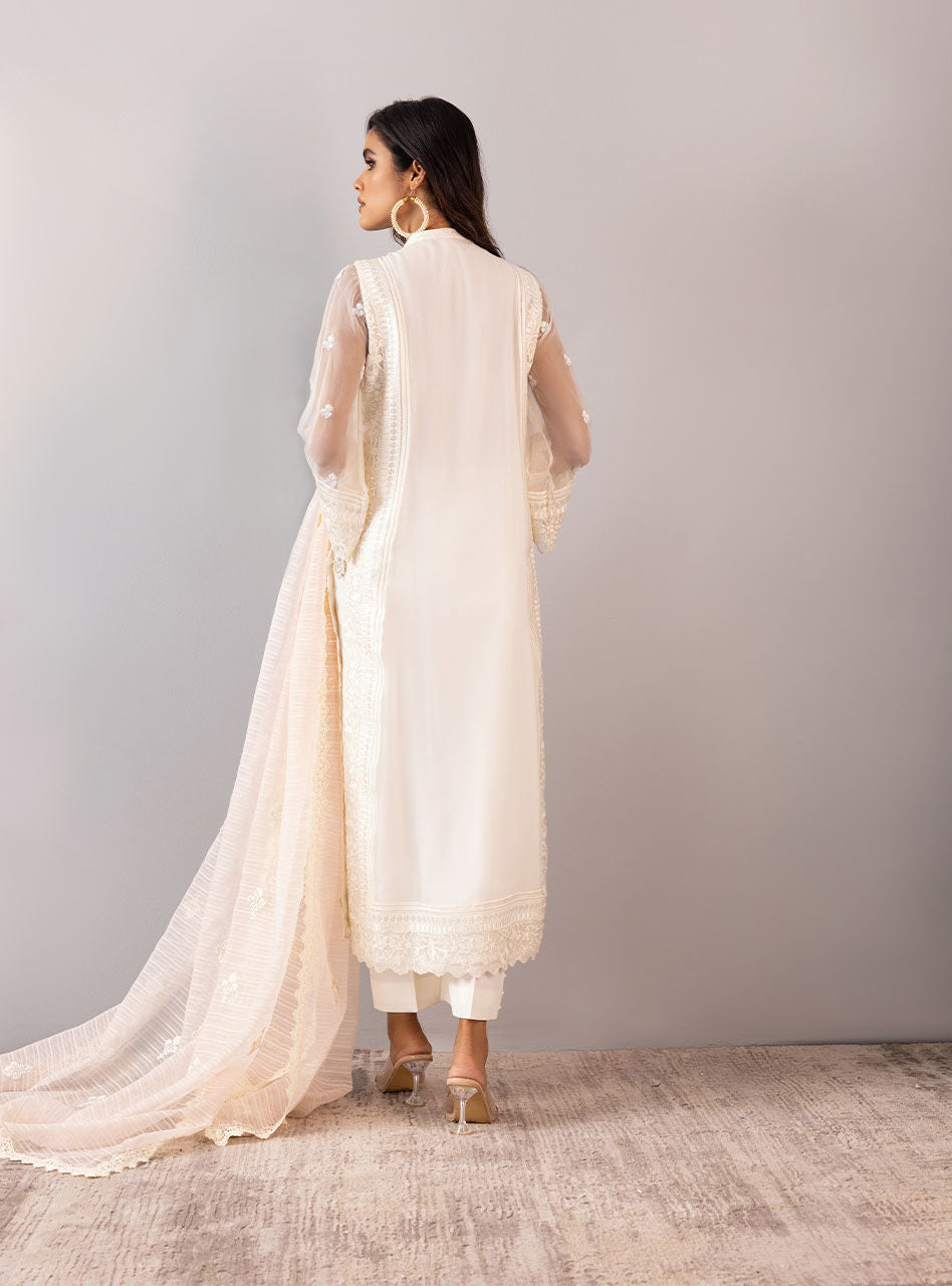 Zainab Chottani | Luxury Pret | WHITE FLORA by Zainab Chottani - Designer Dress - Type: Ladies Clothes - Available at Sana Yasir - 100% Original