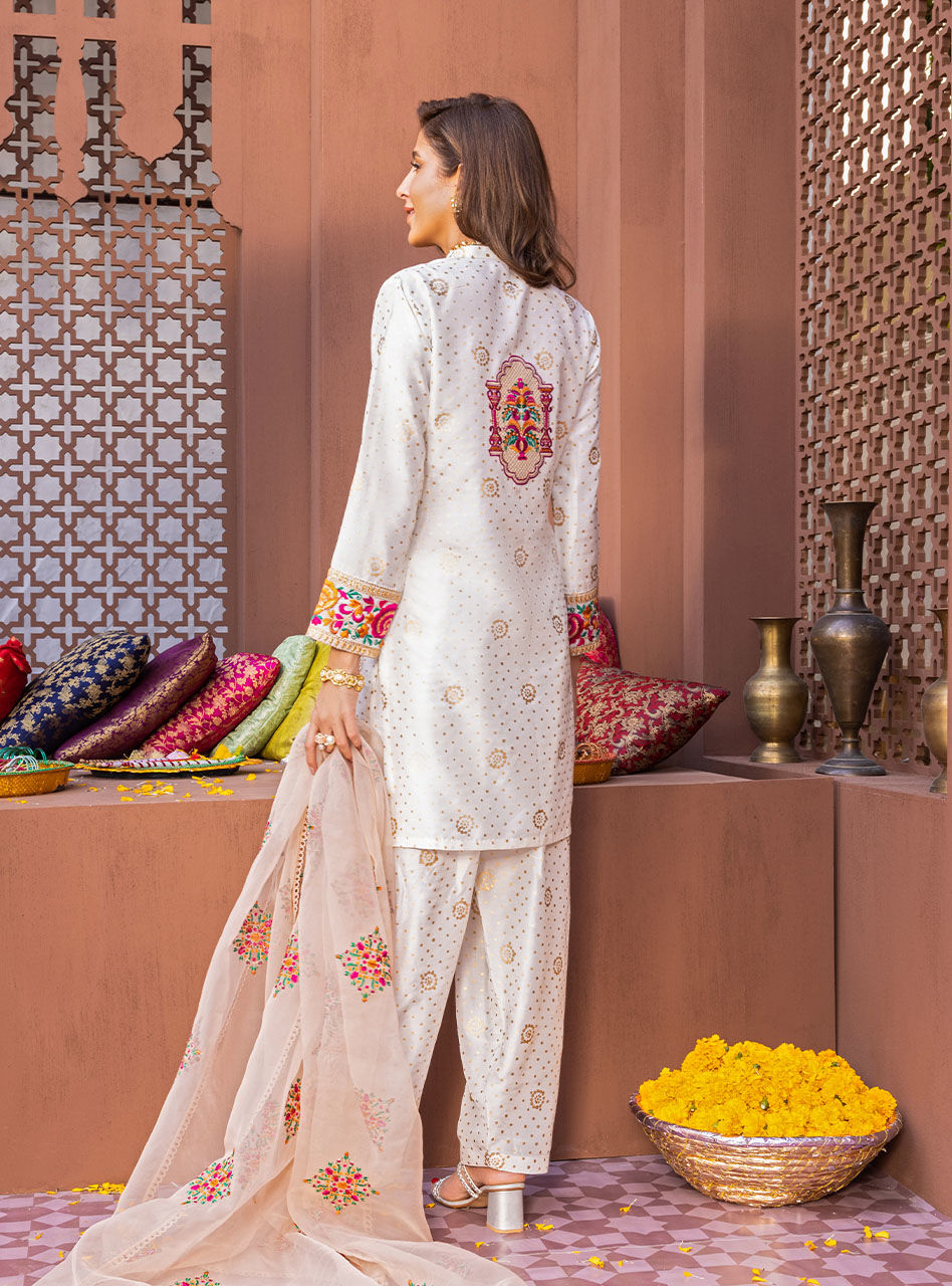 Zainab Chottani | Luxury Pret | PARISA by Zainab Chottani - Designer Dress - Type: Ladies Clothes - Available at Sana Yasir - 100% Original