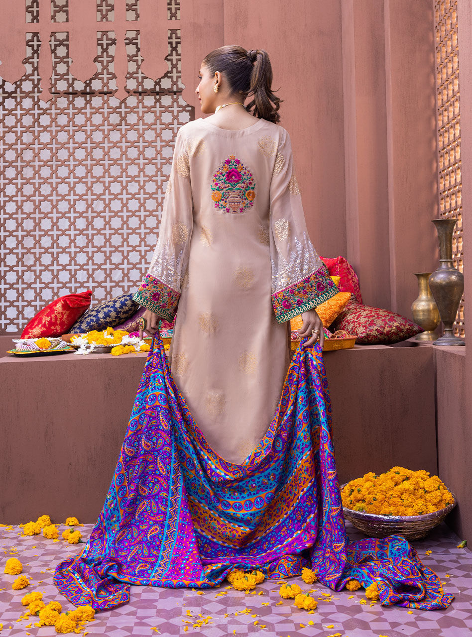 Zainab Chottani | Luxury Pret | HAYAL by Zainab Chottani - Designer Dress - Type: Ladies Clothes - Available at Sana Yasir - 100% Original