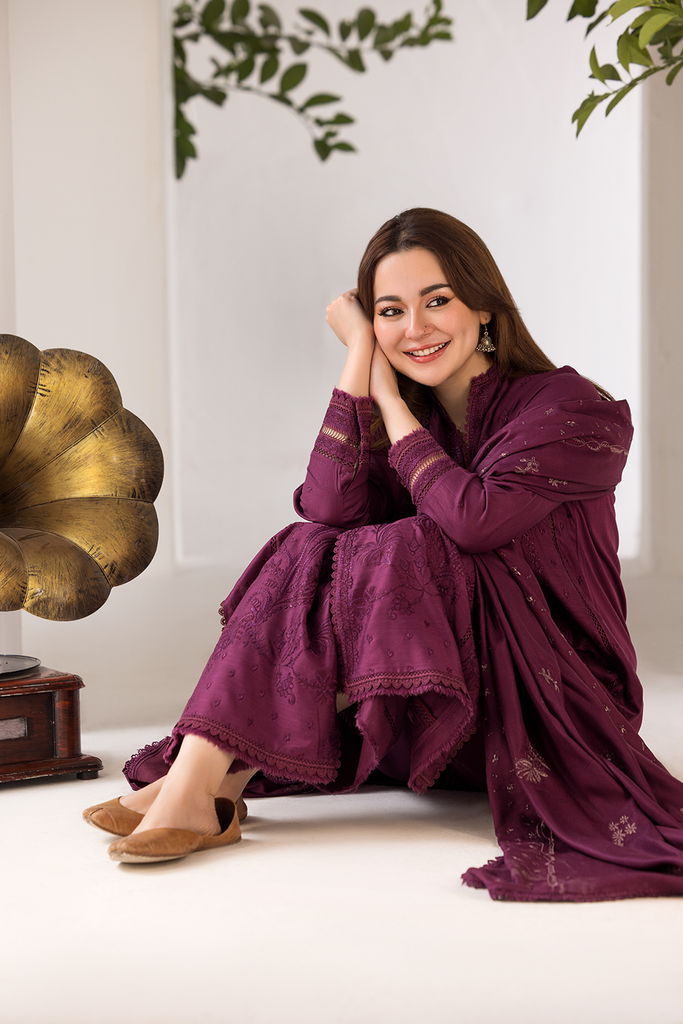 Sobia Nazir | Winter Shawl 24 | Design 2A by Sobia Nazir - Designer Dress - Type: Ladies Clothes - Available at Sana Yasir - 100% Original