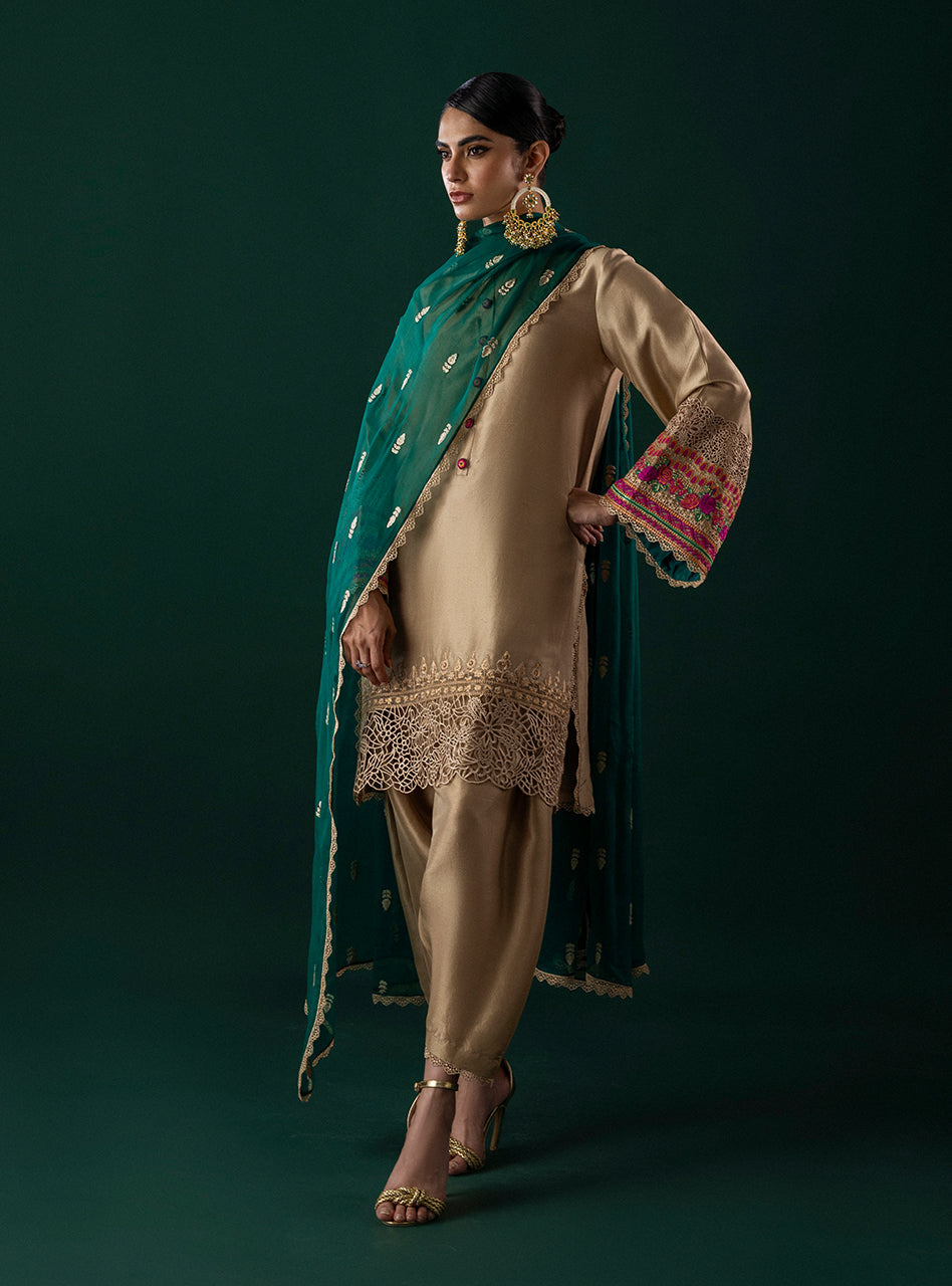 Zainab Chottani | Luxury Pret | ROHA by Zainab Chottani - Designer Dress - Type: Ladies Clothes - Available at Sana Yasir - 100% Original