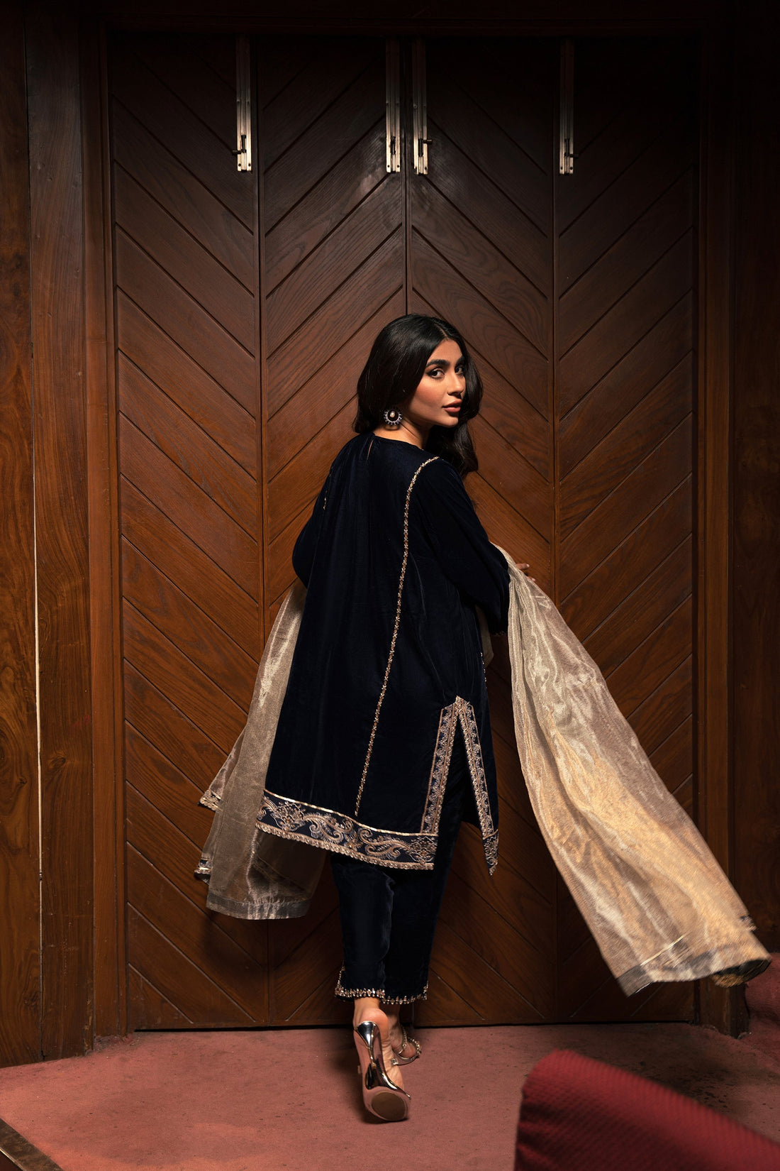 Ammara Khan | Rendezvous Velvet | Midnight Glam Set (D-01) by Ammara Khan - Designer Dress - Type: Ladies Clothes - Available at Sana Yasir - 100% Original
