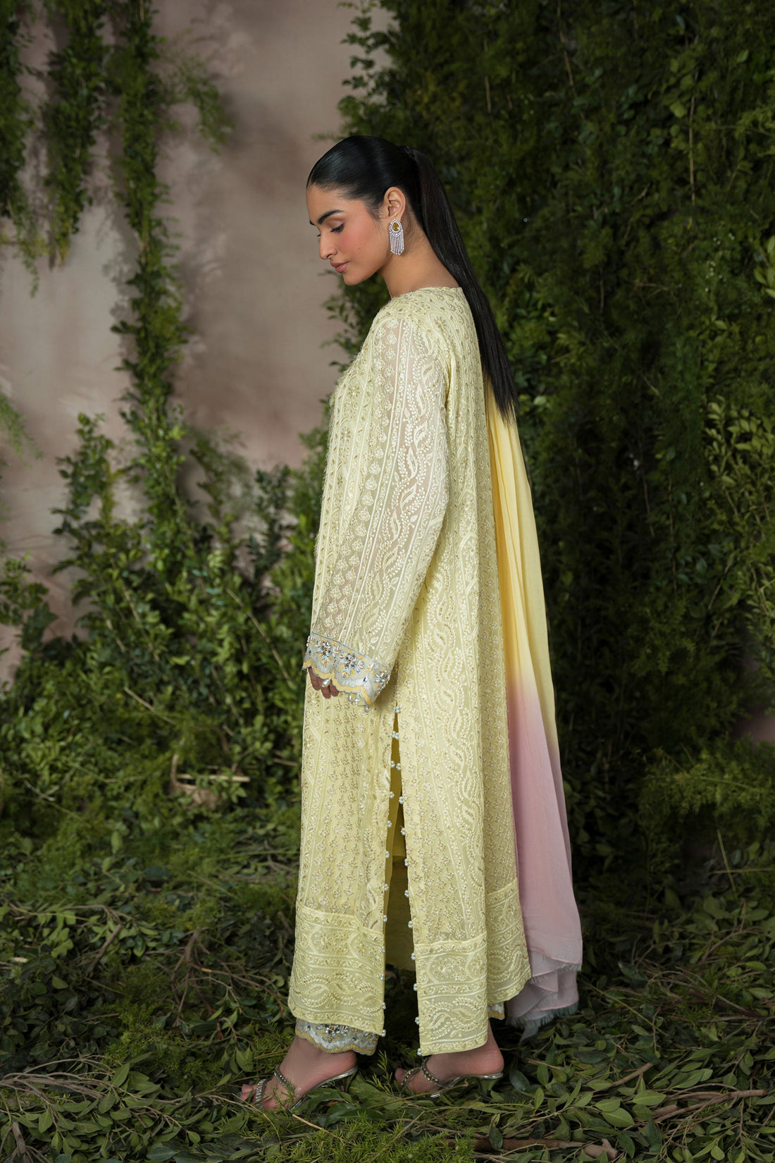Ammara Khan | Sia 25 | D-09