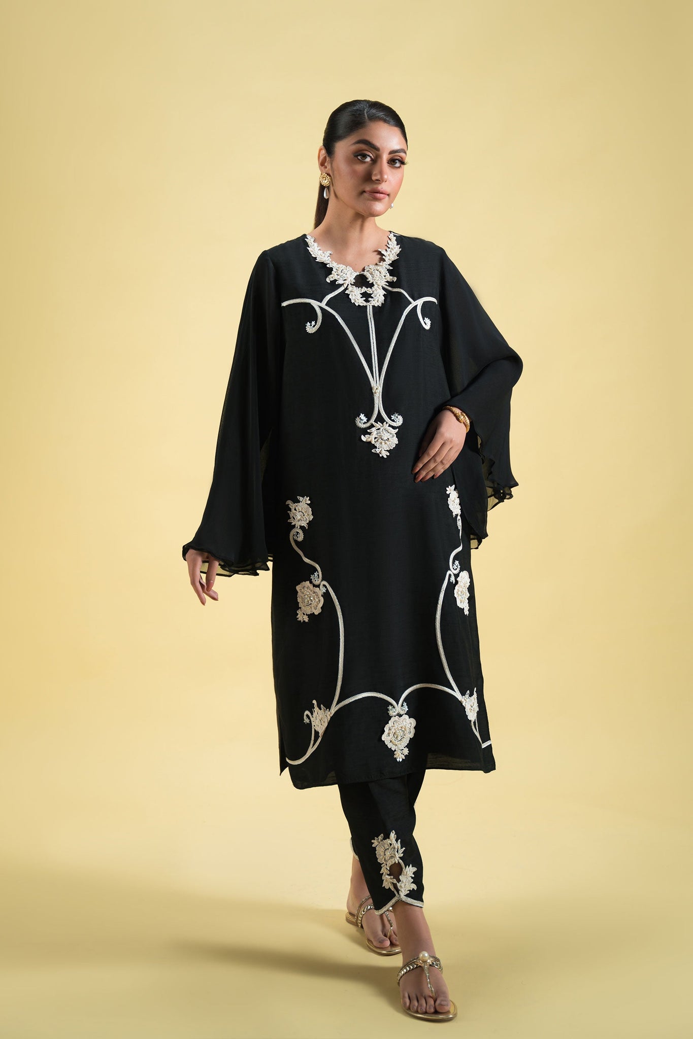 Ammara Khan | Sia 25 | D-11-B