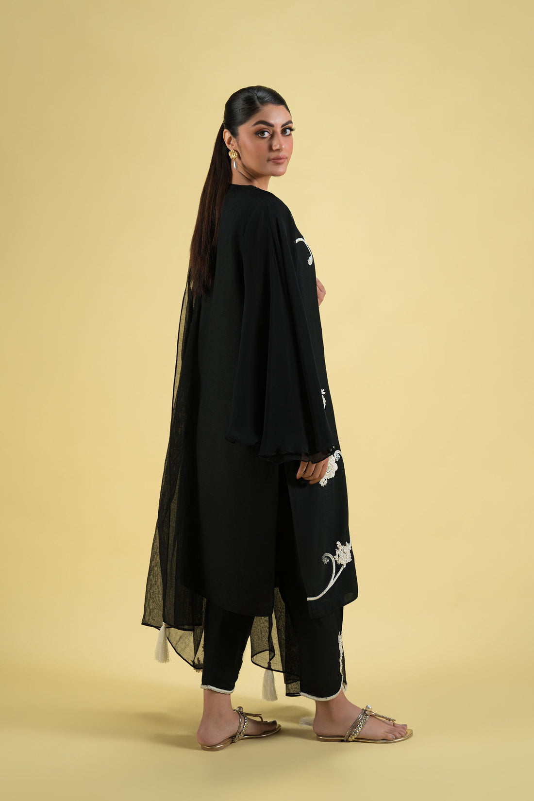 Ammara Khan | Sia 25 | D-11-B