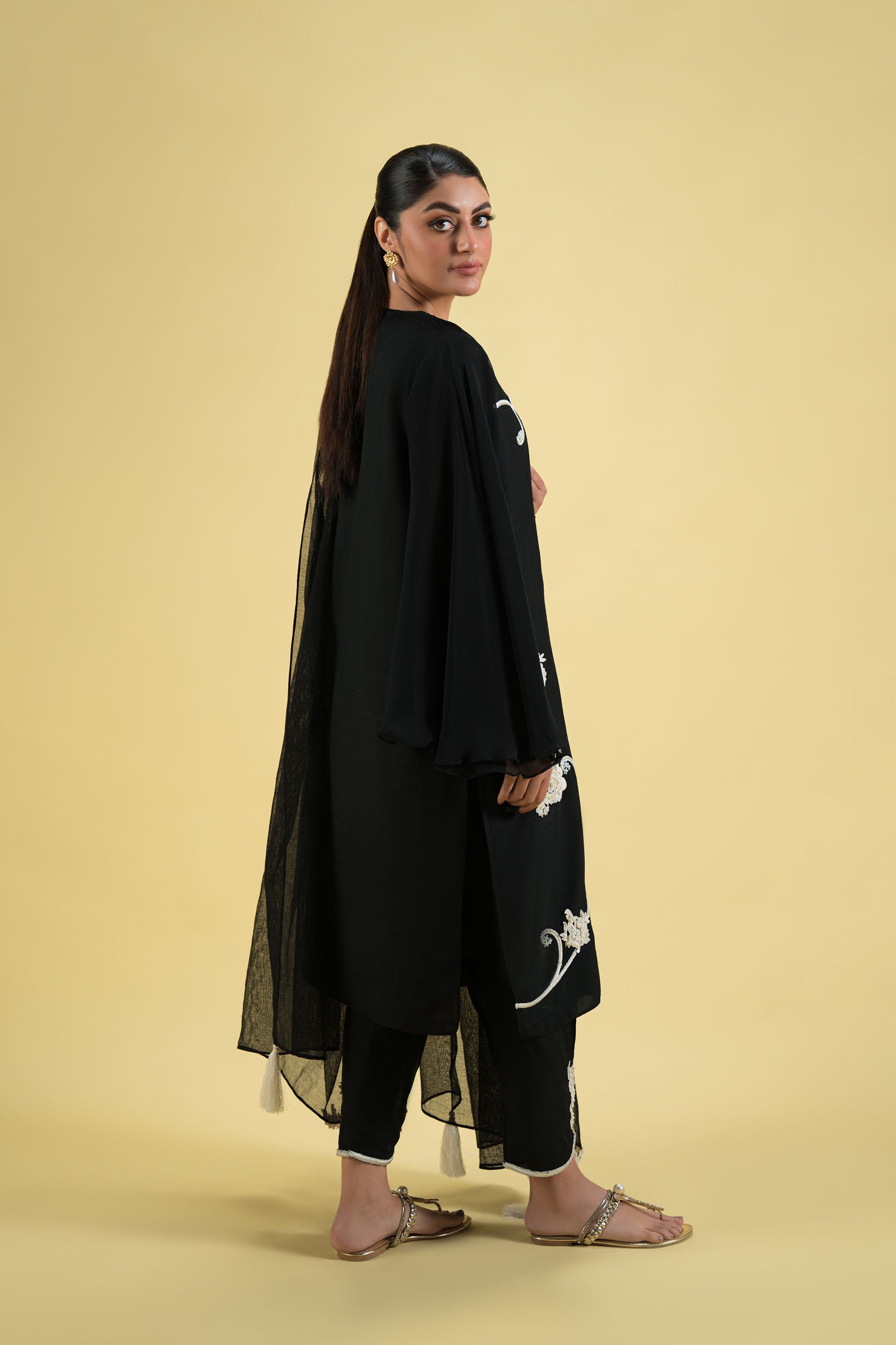 Ammara Khan | Sia 25 | D-11-B