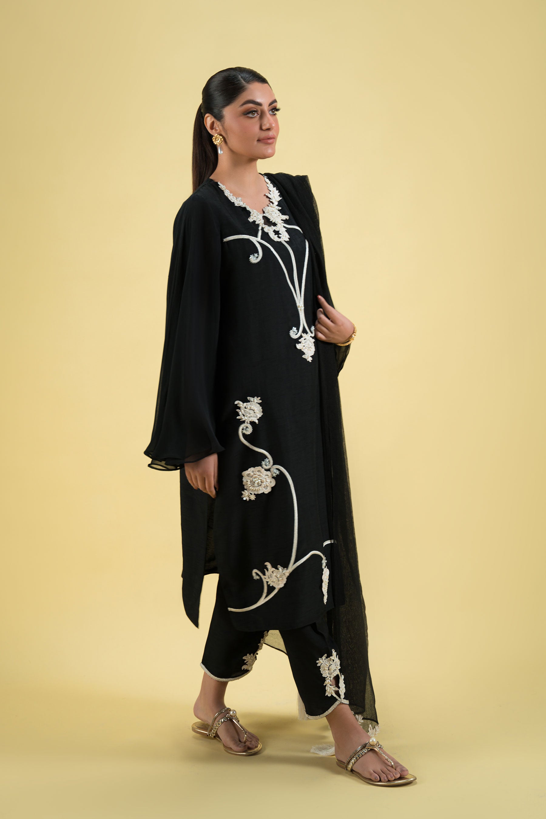 Ammara Khan | Sia 25 | D-11-B