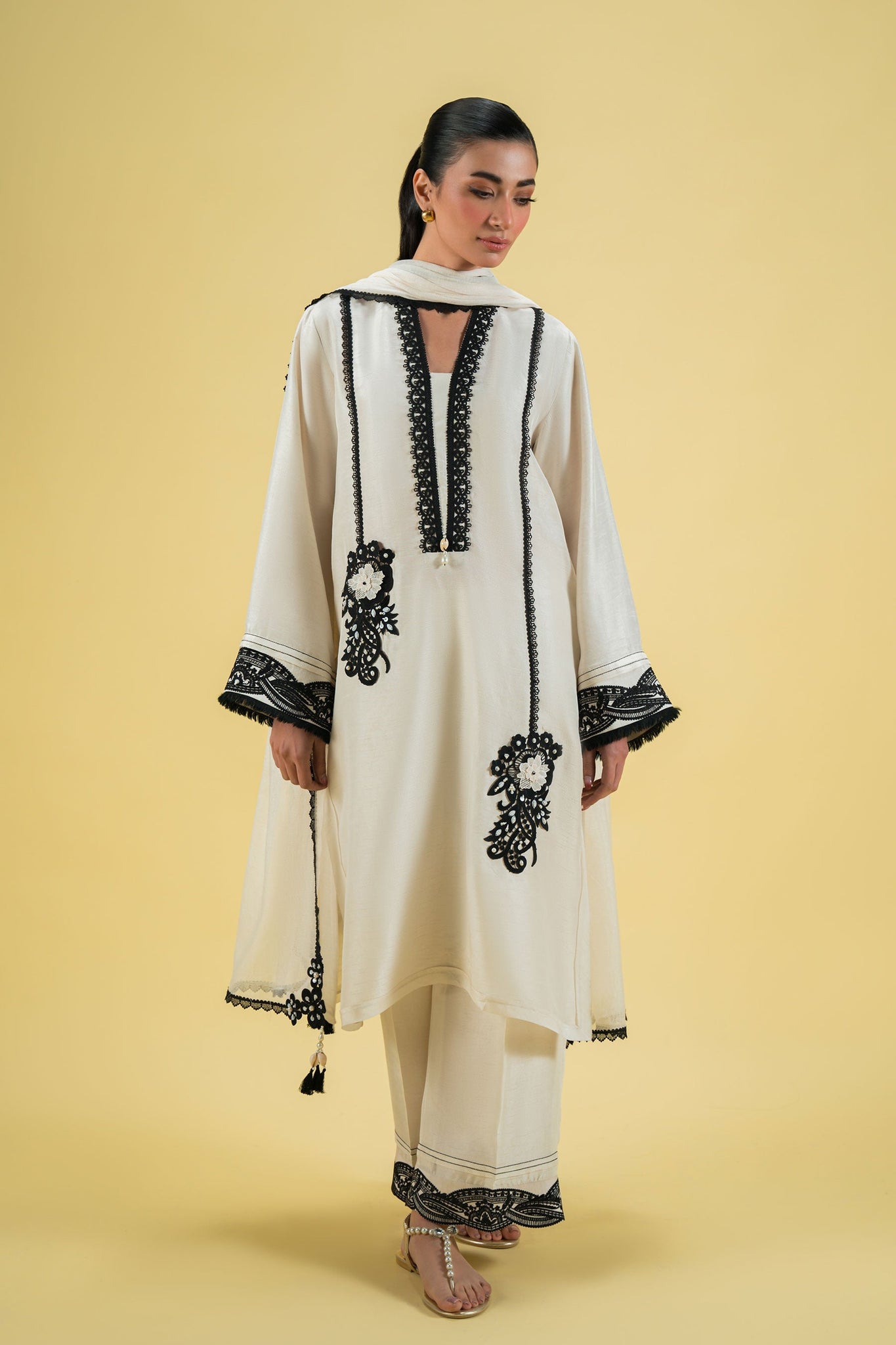 Ammara Khan | Sia 25 | D-13