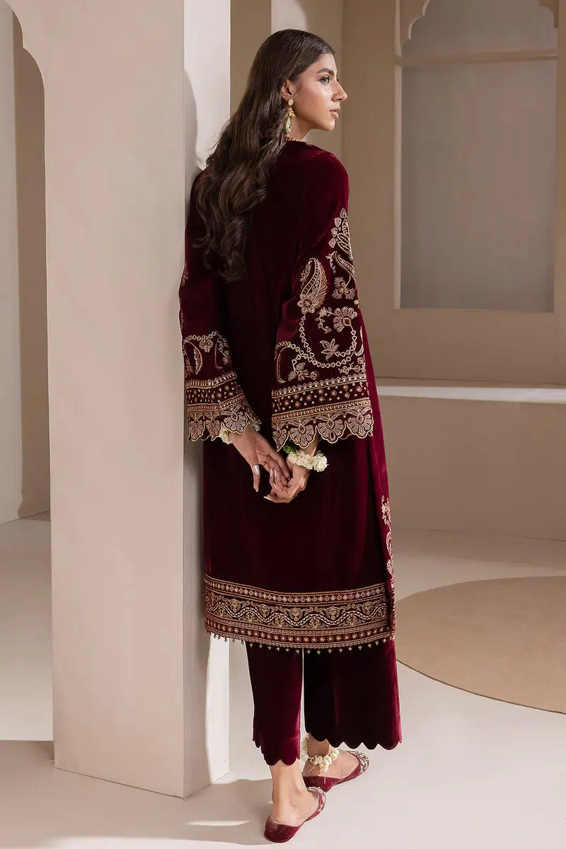 Baroque | Jahanara Luxury Velvet 23 | UF-421 by Baroque - Designer Dress - Type: Formal - Available at Sana Yasir - 100% Original