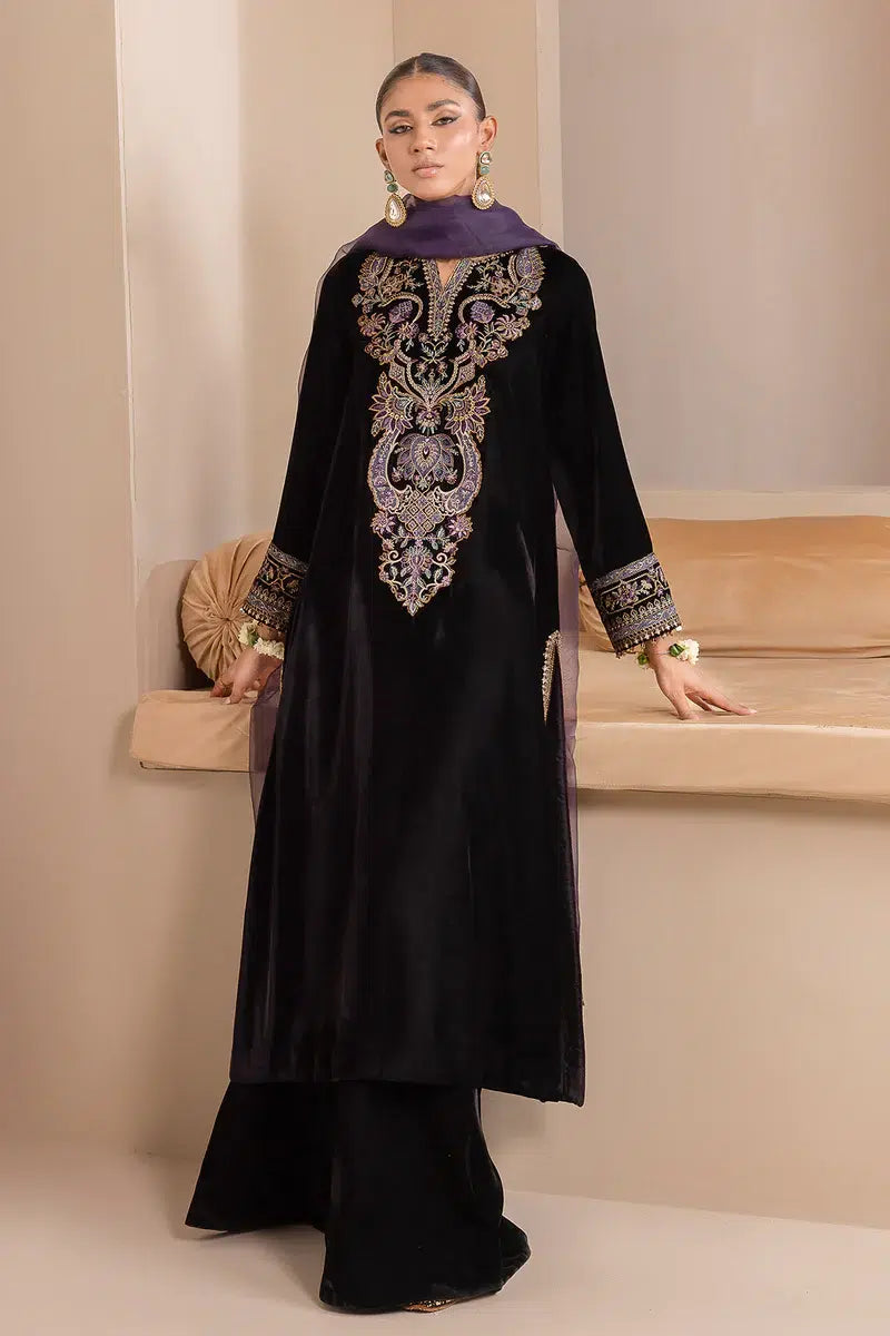 Baroque | Jahanara Luxury Velvet 23 | UF-426 by Baroque - Designer Dress - Type: Formal - Available at Sana Yasir - 100% Original