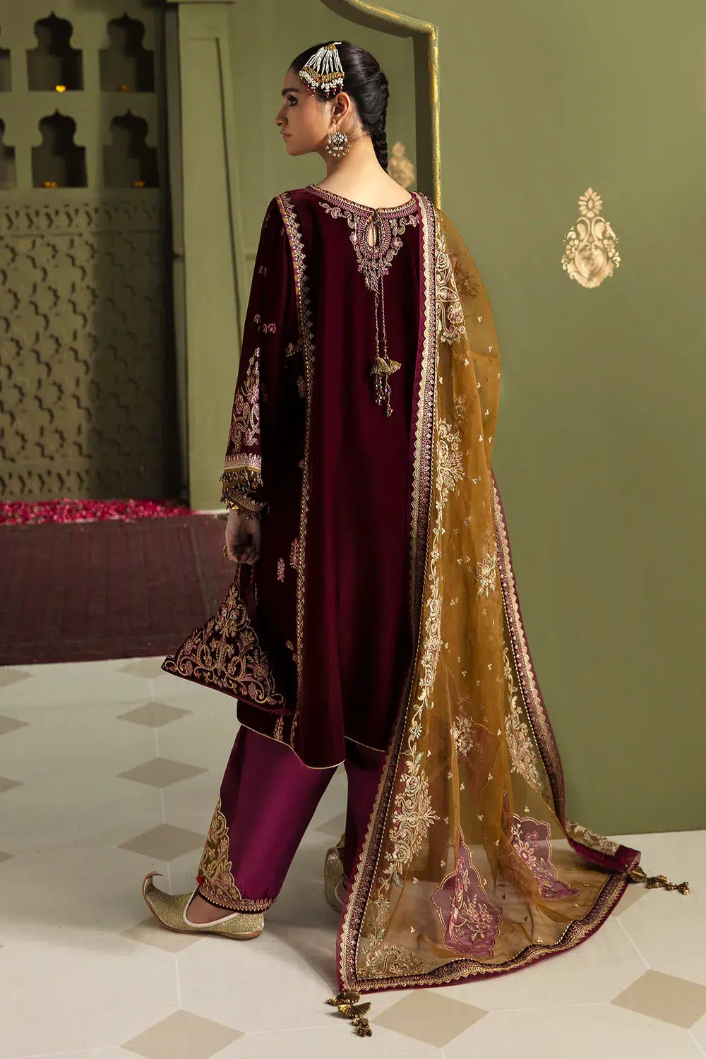 Baroque | Jahanara Luxury Velvet 23 | UF-465 by Baroque - Designer Dress - Type: Formal - Available at Sana Yasir - 100% Original