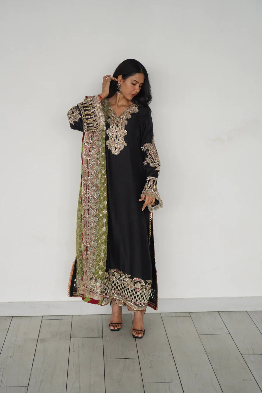 Maryum Hussain | Laani Luxury Pret | Sonam Bajwa by Maryam Hussain - Designer Dress - Type: Formal - Available at Sana Yasir - 100% Original