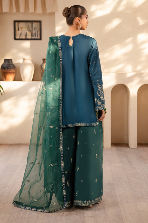 Emaan Adeel | Noore Festive Formals | LAVEEN by Emaan Adeel - Designer Dress - Type: Ladies Clothes - Available at Sana Yasir - 100% Original