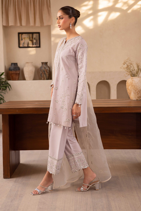 Emaan Adeel | Noore Festive Formals | YALINA by Emaan Adeel - Designer Dress - Type: Ladies Clothes - Available at Sana Yasir - 100% Original