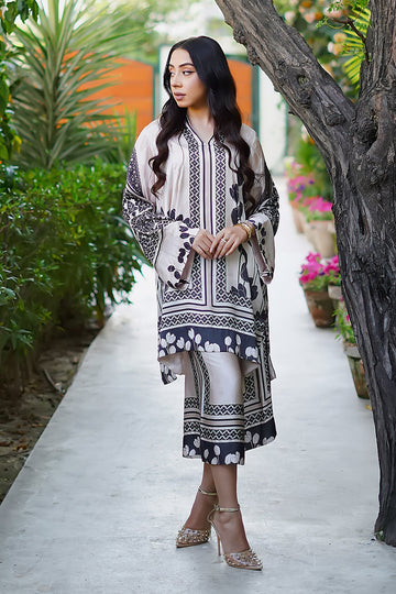 Erum Khan | Nue 25 | Royal Mirage by Erum Khan - Designer Dress - Type: Ladies Clothes - Available at Sana Yasir - 100% Original