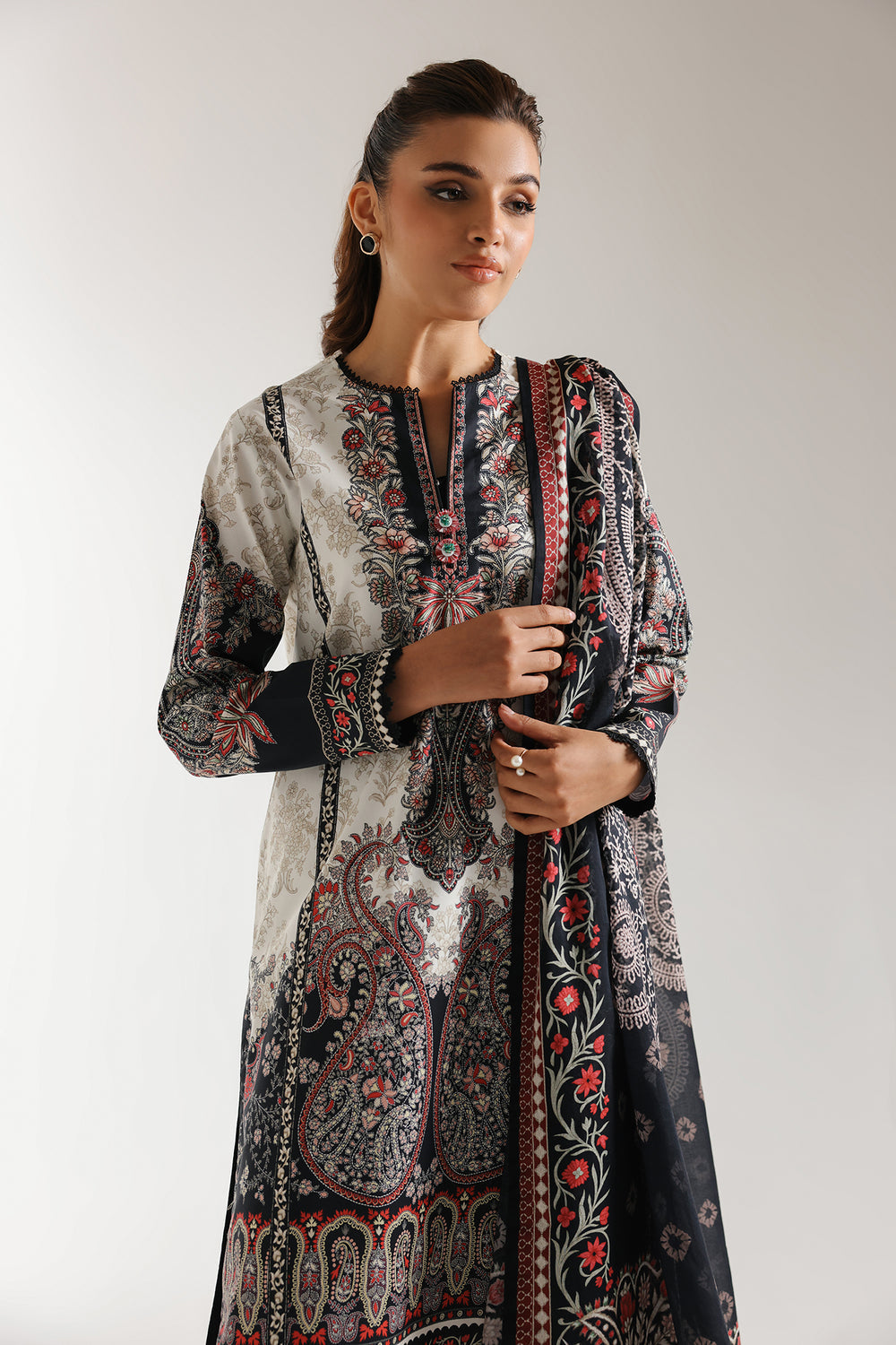 Ethnic | Spring Summer 25 | ES-08 by Ethnic - Designer Dress - Type: Ladies Clothes - Available at Sana Yasir - 100% Original