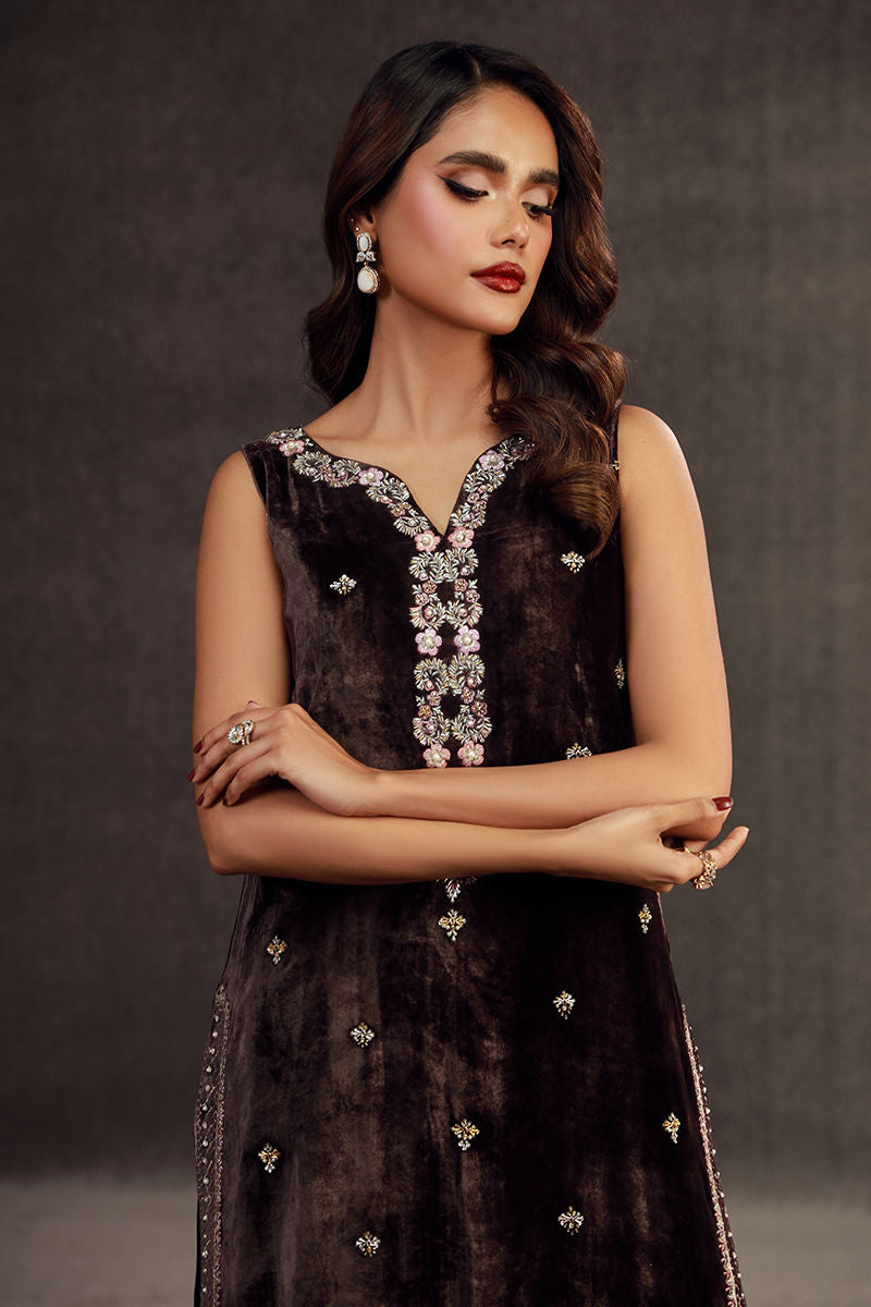 Fatima Khan | Anan Velvet Edit | Ilham by Fatima Khan - Designer Dress - Type: Ladies Clothes - Available at Sana Yasir - 100% Original