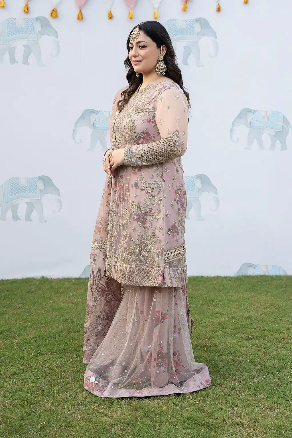 Iznik | Shendi Luxury Formals 23 | ISC-01 SAAHIRA by Iznik - Designer Dress - Type: Formal - Available at Sana Yasir - 100% Original
