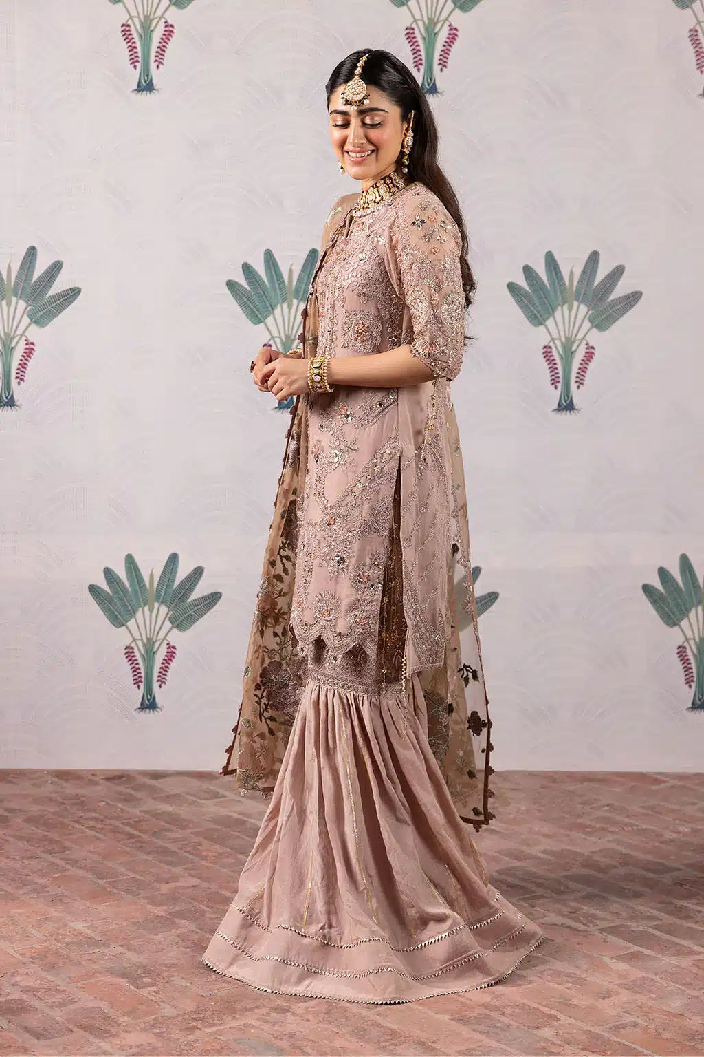 Iznik | Shendi Luxury Formals 23 | ISC-04 MAALA by Iznik - Designer Dress - Type: Formal - Available at Sana Yasir - 100% Original