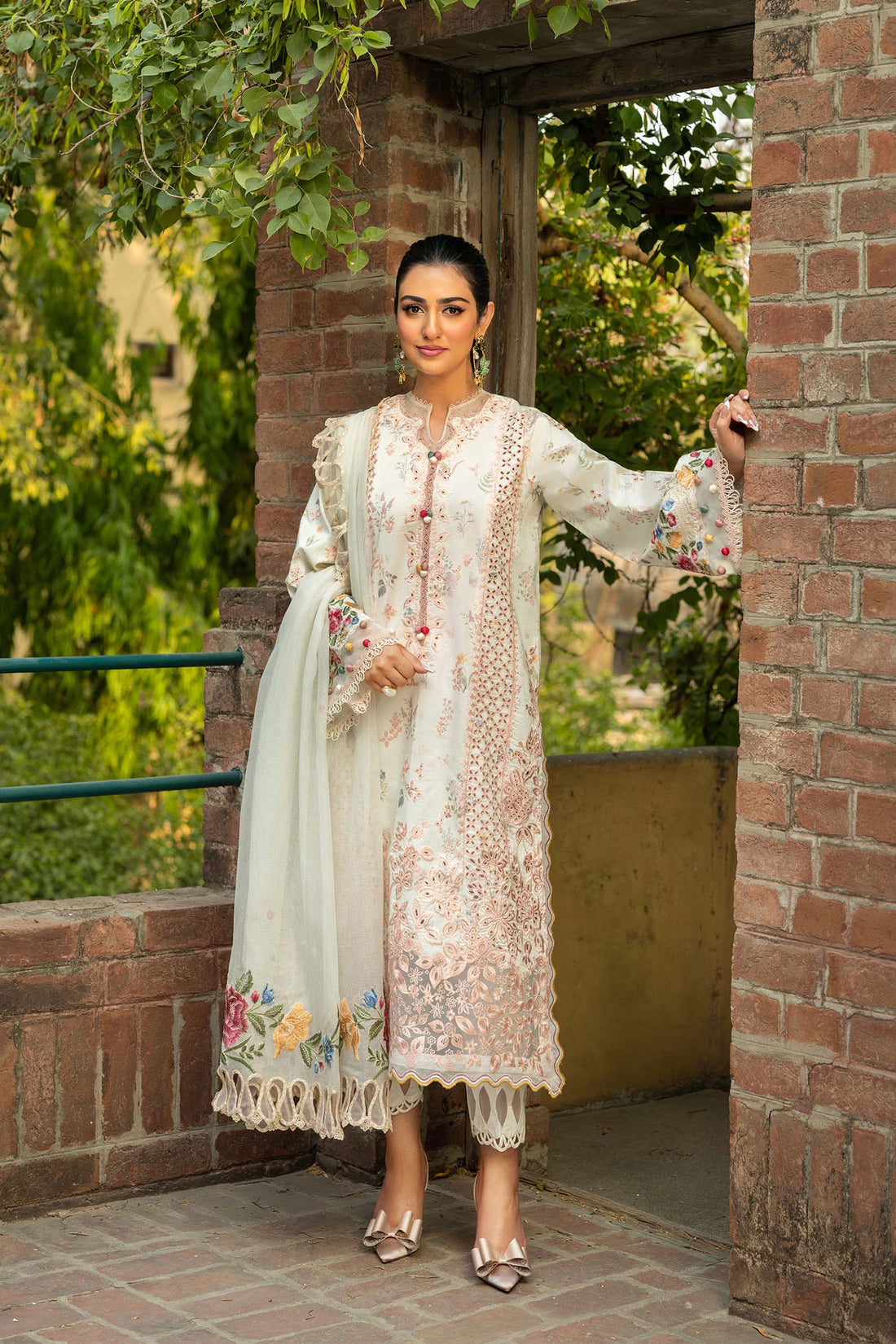 Maryam Hussain | Luxury Lawn 25 | Batik by Maryam Hussain - Designer Dress - Type: Ladies Clothes - Available at Sana Yasir - 100% Original