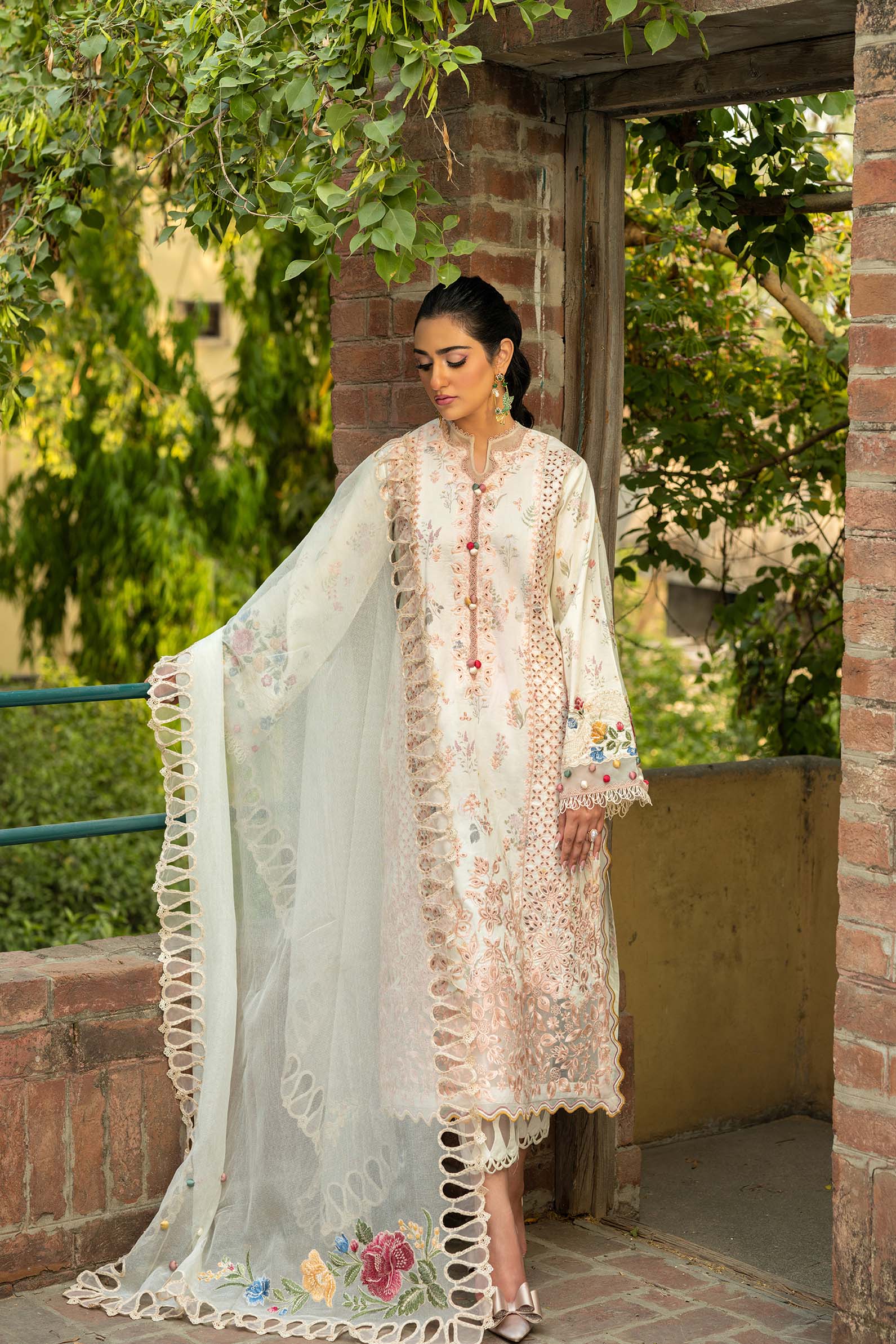 Maryam Hussain | Luxury Lawn 25 | Batik by Maryam Hussain - Designer Dress - Type: Ladies Clothes - Available at Sana Yasir - 100% Original