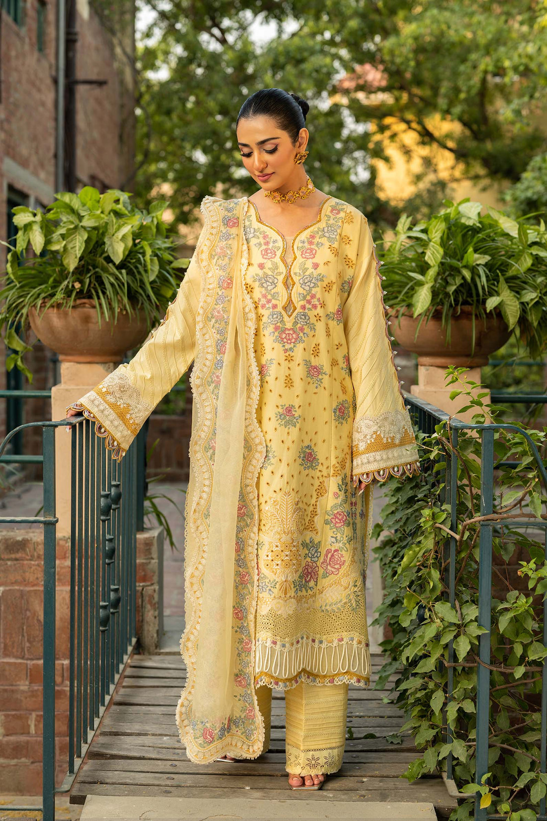 Maryam Hussain | Luxury Lawn 25 | Marjaan by Maryam Hussain - Designer Dress - Type: Ladies Clothes - Available at Sana Yasir - 100% Original