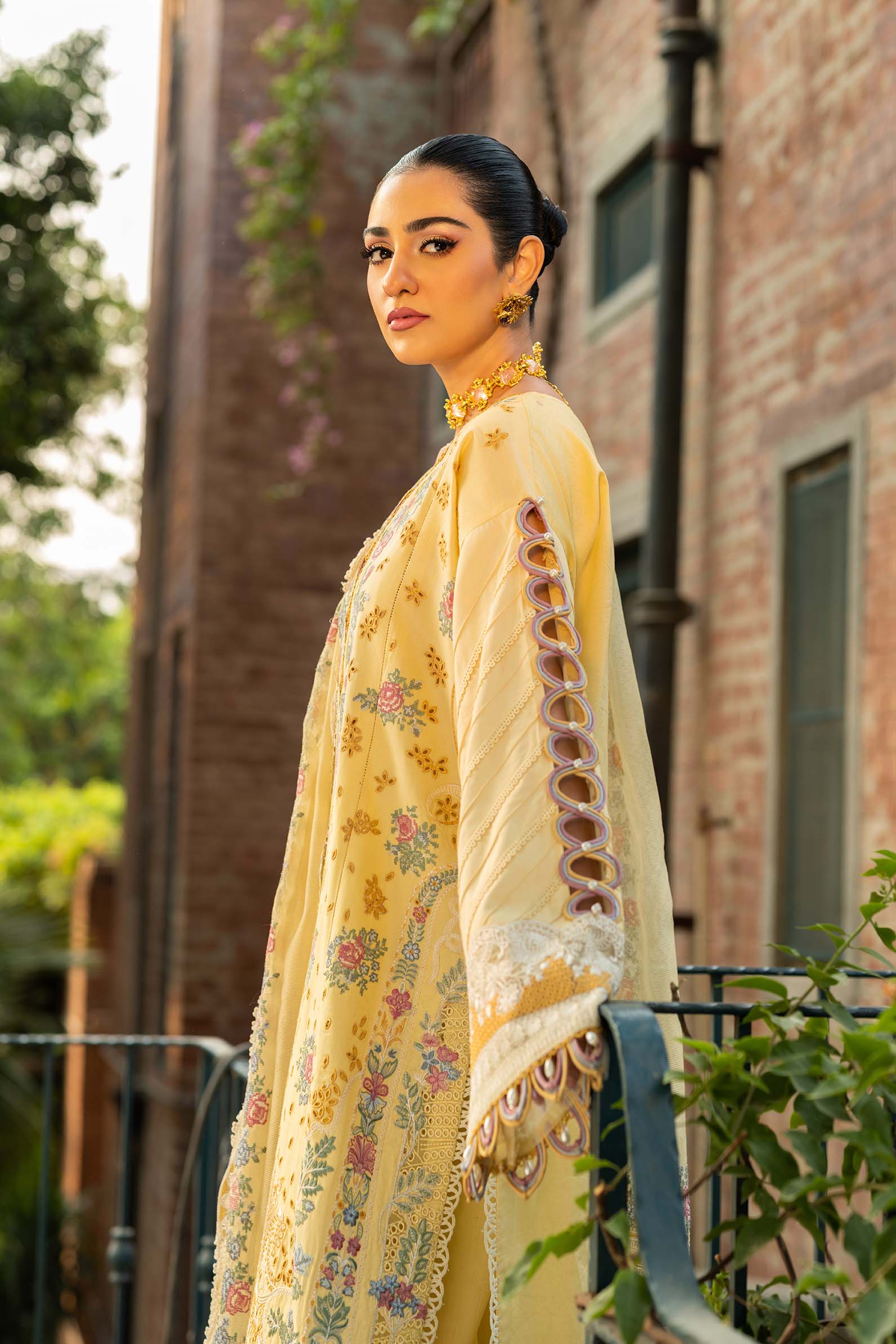 Maryam Hussain | Luxury Lawn 25 | Marjaan by Maryam Hussain - Designer Dress - Type: Ladies Clothes - Available at Sana Yasir - 100% Original