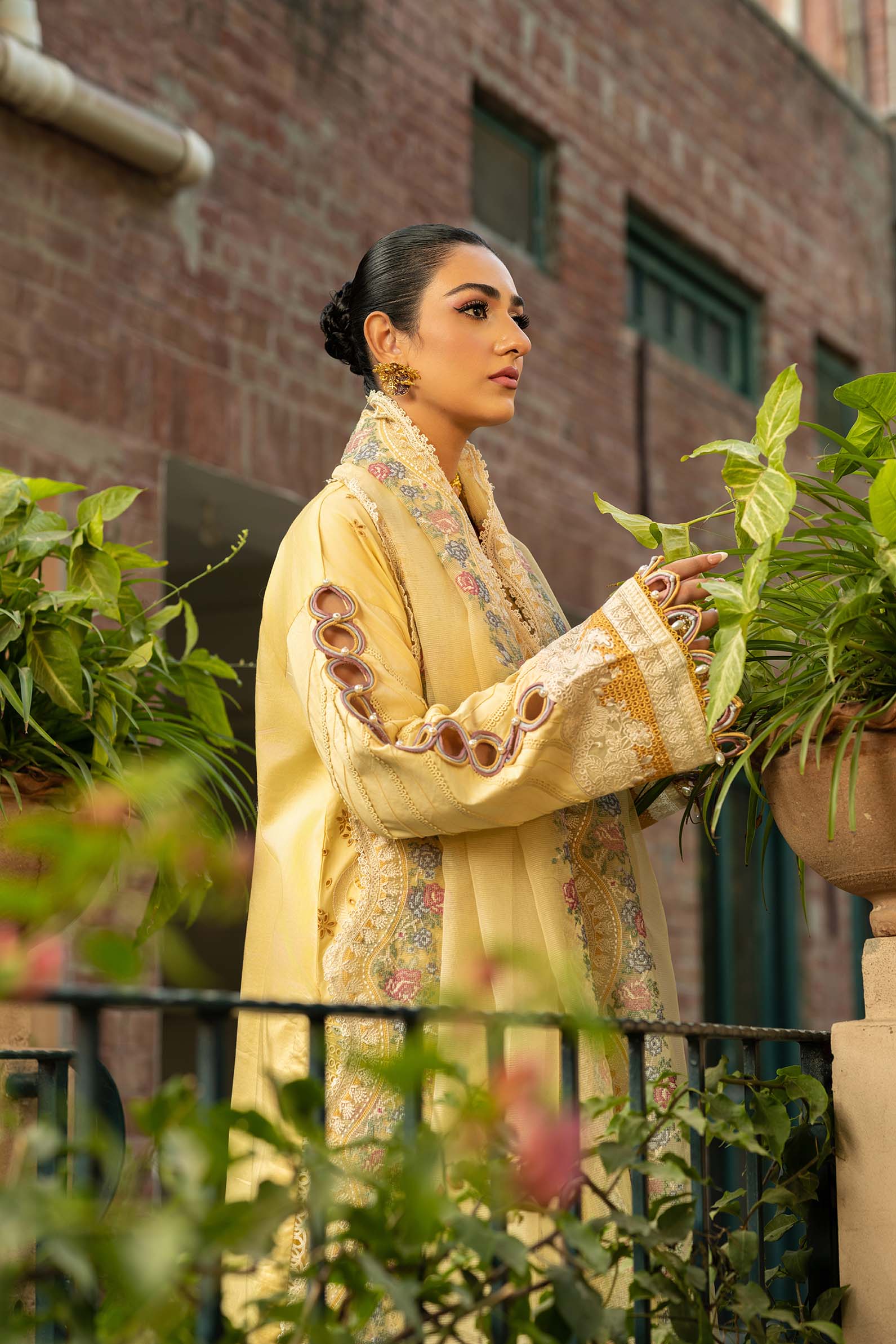 Maryam Hussain | Luxury Lawn 25 | Marjaan by Maryam Hussain - Designer Dress - Type: Ladies Clothes - Available at Sana Yasir - 100% Original