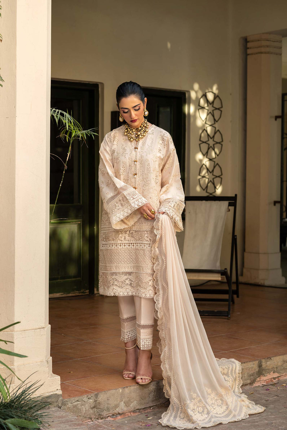 Maryam Hussain | Luxury Lawn 25 | Raya by Maryam Hussain - Designer Dress - Type: Ladies Clothes - Available at Sana Yasir - 100% Original