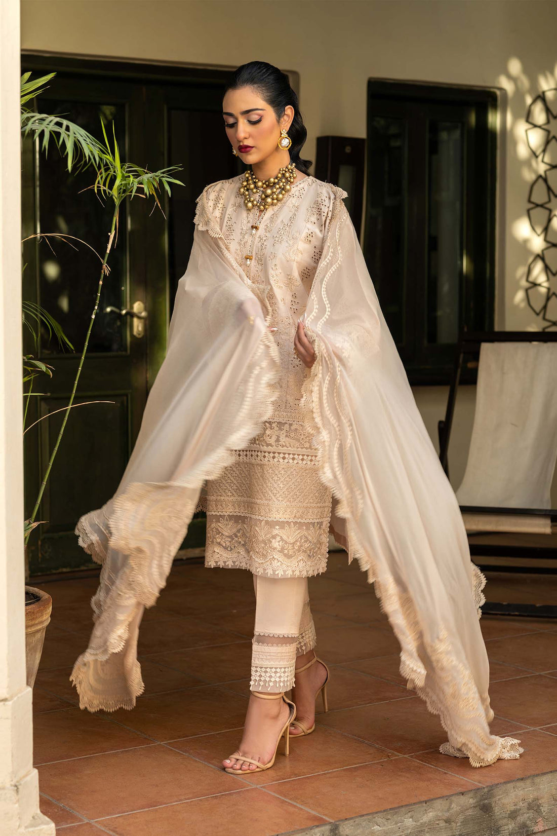 Maryam Hussain | Luxury Lawn 25 | Raya by Maryam Hussain - Designer Dress - Type: Ladies Clothes - Available at Sana Yasir - 100% Original