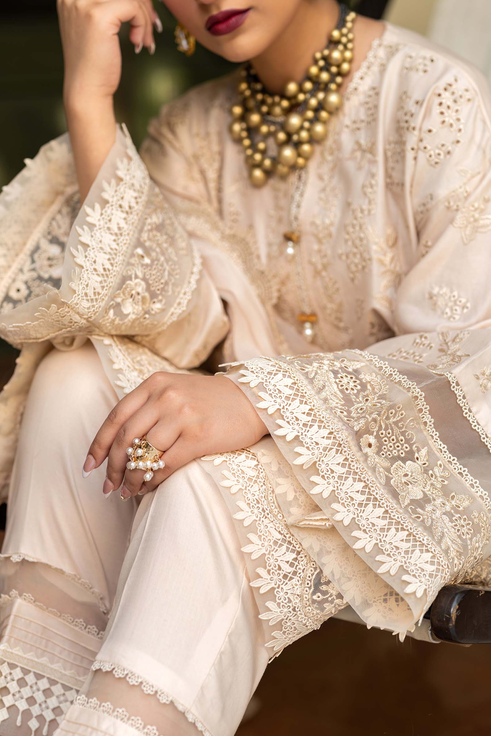 Maryam Hussain | Luxury Lawn 25 | Raya by Maryam Hussain - Designer Dress - Type: Ladies Clothes - Available at Sana Yasir - 100% Original