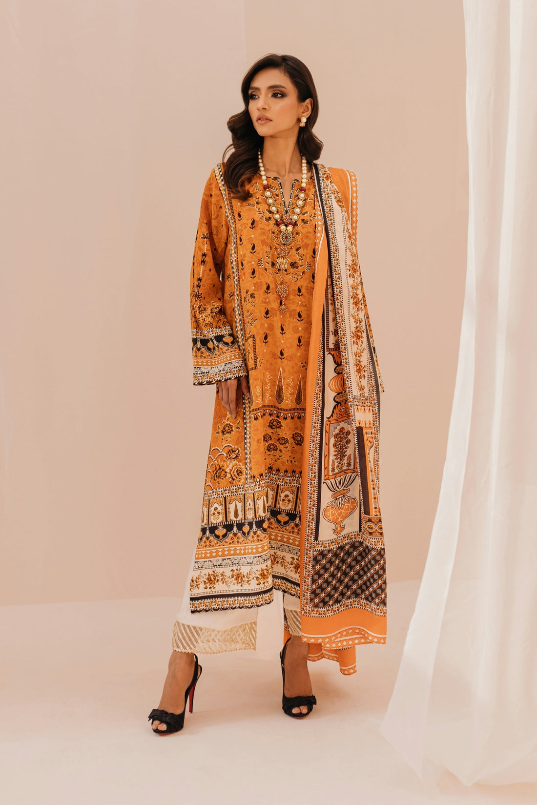 Mina Hasan | Luxury Pret | MHP-1198 by Mina Hasan - Designer Dress - Type: Ladies Clothes - Available at Sana Yasir - 100% Original