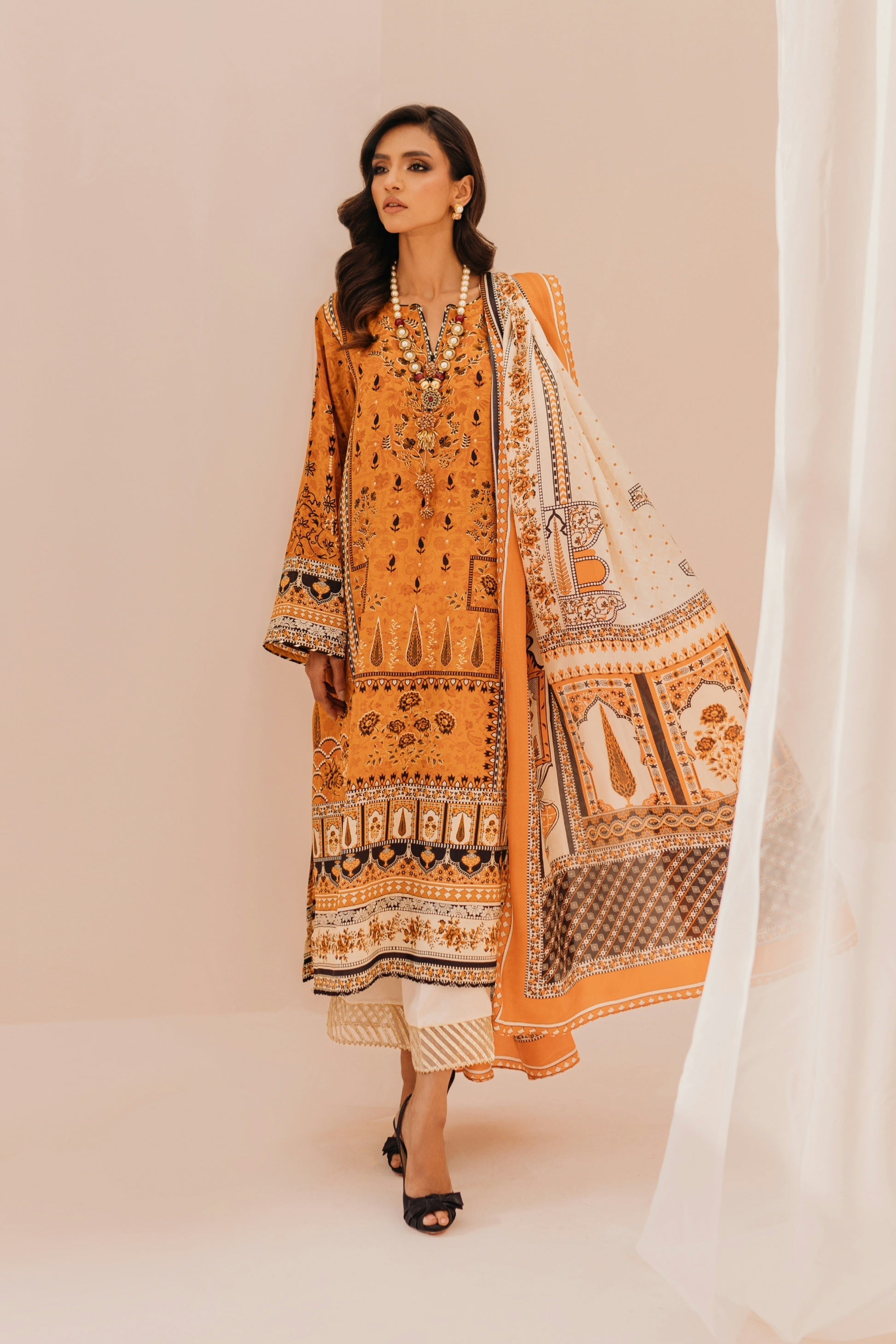 Mina Hasan | Luxury Pret | MHP-1198 by Mina Hasan - Designer Dress - Type: Ladies Clothes - Available at Sana Yasir - 100% Original