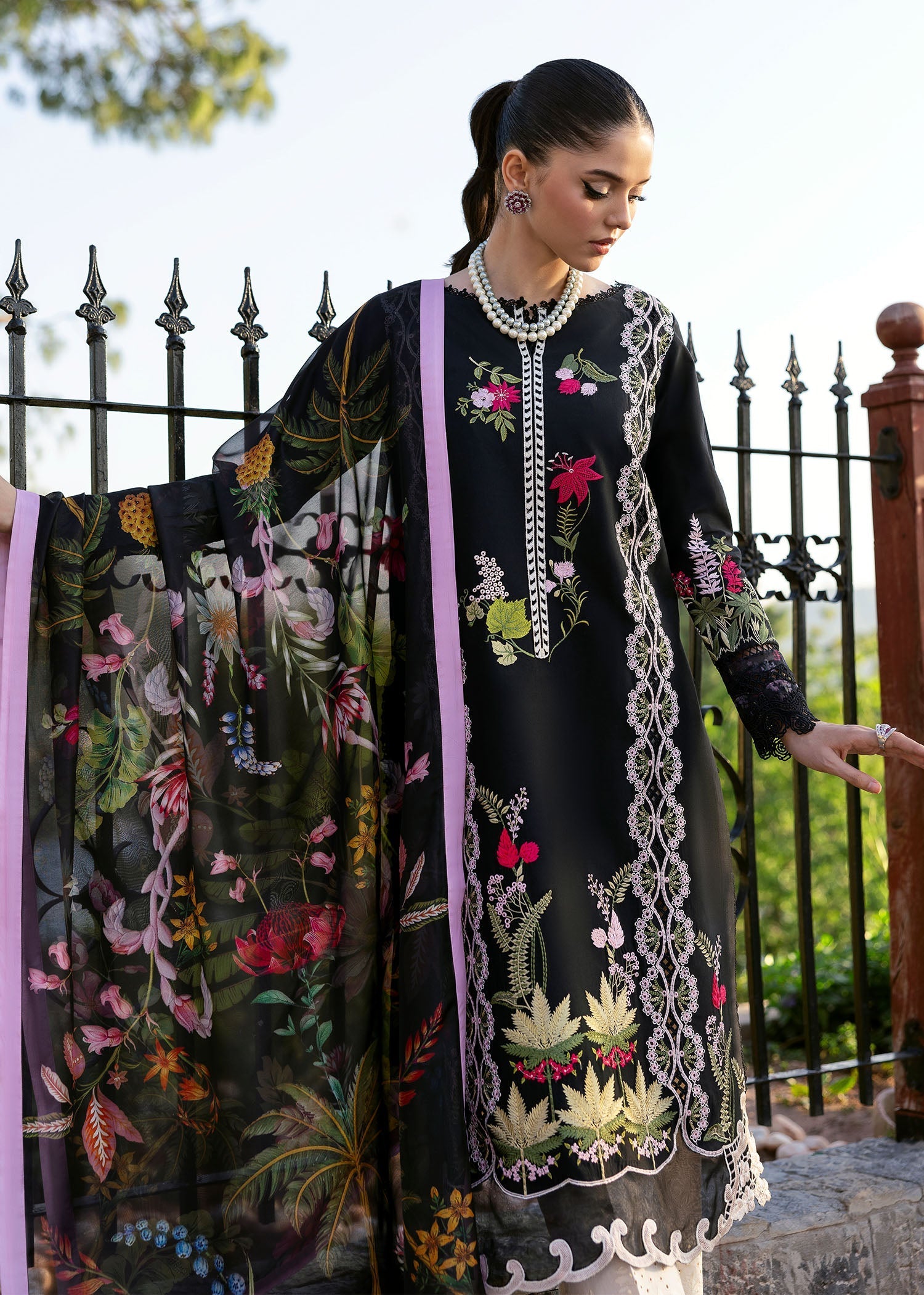 Saira Shakira | Bloom Lawn 25 | SAUVAGE 6-B by Saira Shakira - Designer Dress - Type: Ladies Clothes - Available at Sana Yasir - 100% Original