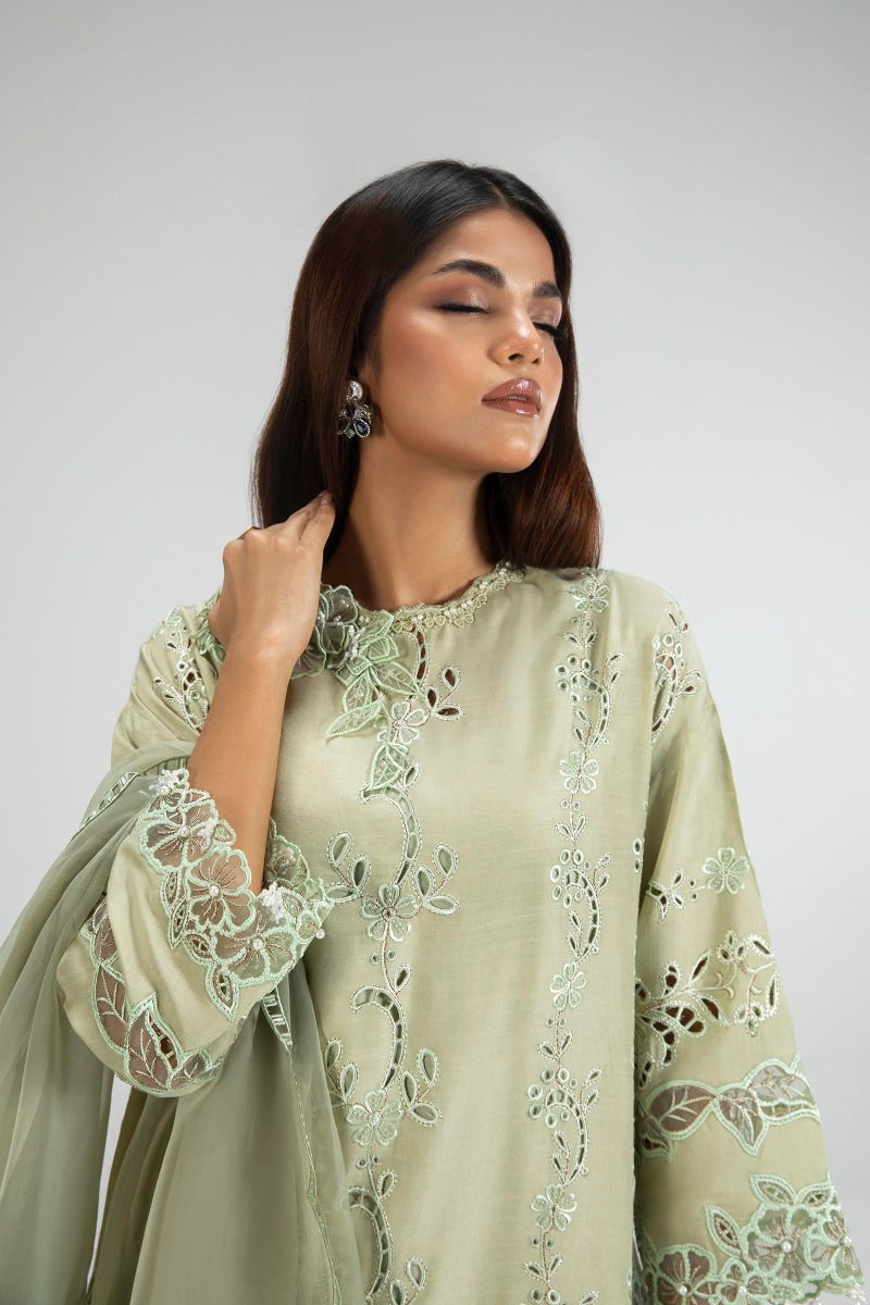 Sana Safinaz | Luxury Pret | FW23FOR127 by Sana Safinaz - Designer Dress - Type: Ladies Clothes - Available at Sana Yasir - 100% Original