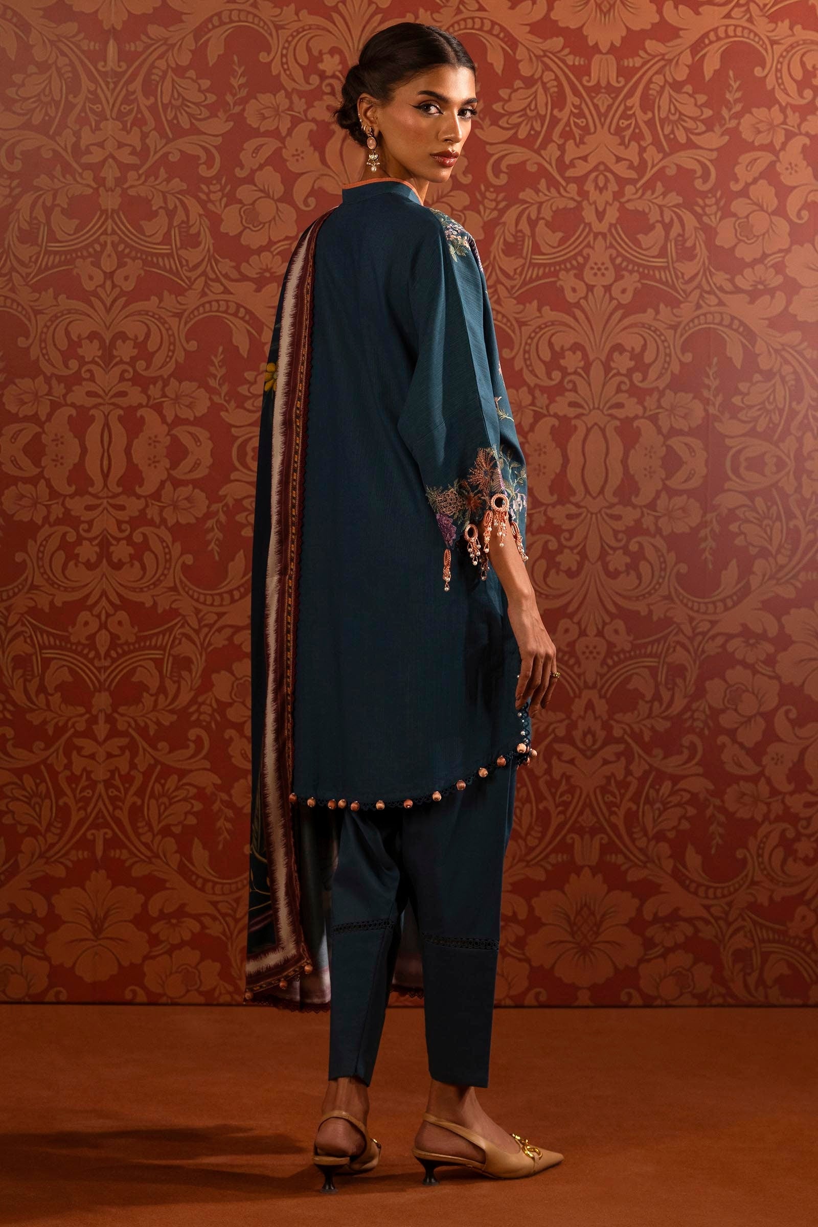 Sana Safinaz | Muzlin Winter 2024 | M243-002B-3CP by Sana Safinaz - Designer Dress - Type: Ladies Clothes - Available at Sana Yasir - 100% Original