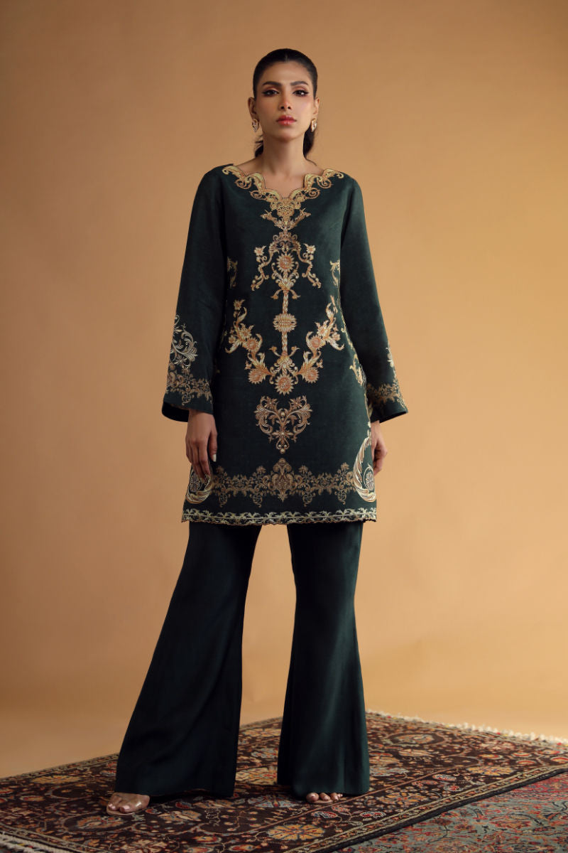 Shamaeel Ansari | Divine Couture | DC-07 by Shamaeel Ansari - Designer Dress - Type: Ladies Clothes - Available at Sana Yasir - 100% Original