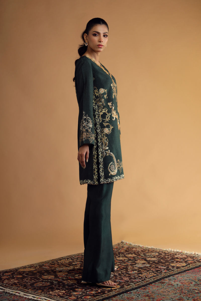 Shamaeel Ansari | Divine Couture | DC-07 by Shamaeel Ansari - Designer Dress - Type: Ladies Clothes - Available at Sana Yasir - 100% Original