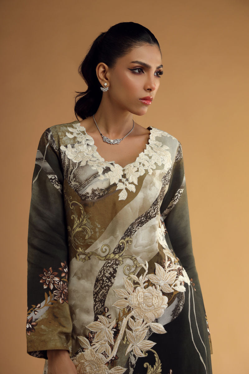 Shamaeel Ansari | Divine Couture | DC-08 by Shamaeel Ansari - Designer Dress - Type: Ladies Clothes - Available at Sana Yasir - 100% Original