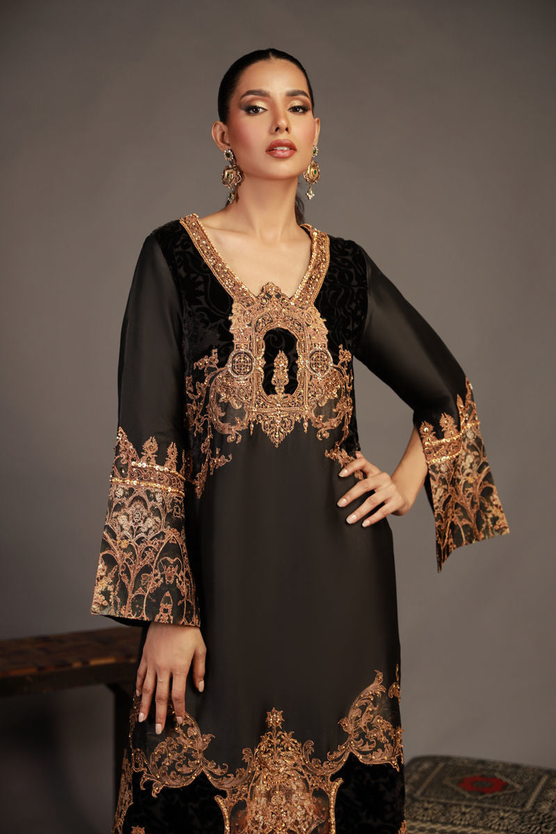 Shamaeel Ansari | Royal Vogue Formals | RV-03 by Shamaeel Ansari - Designer Dress - Type: Formal - Available at Sana Yasir - 100% Original