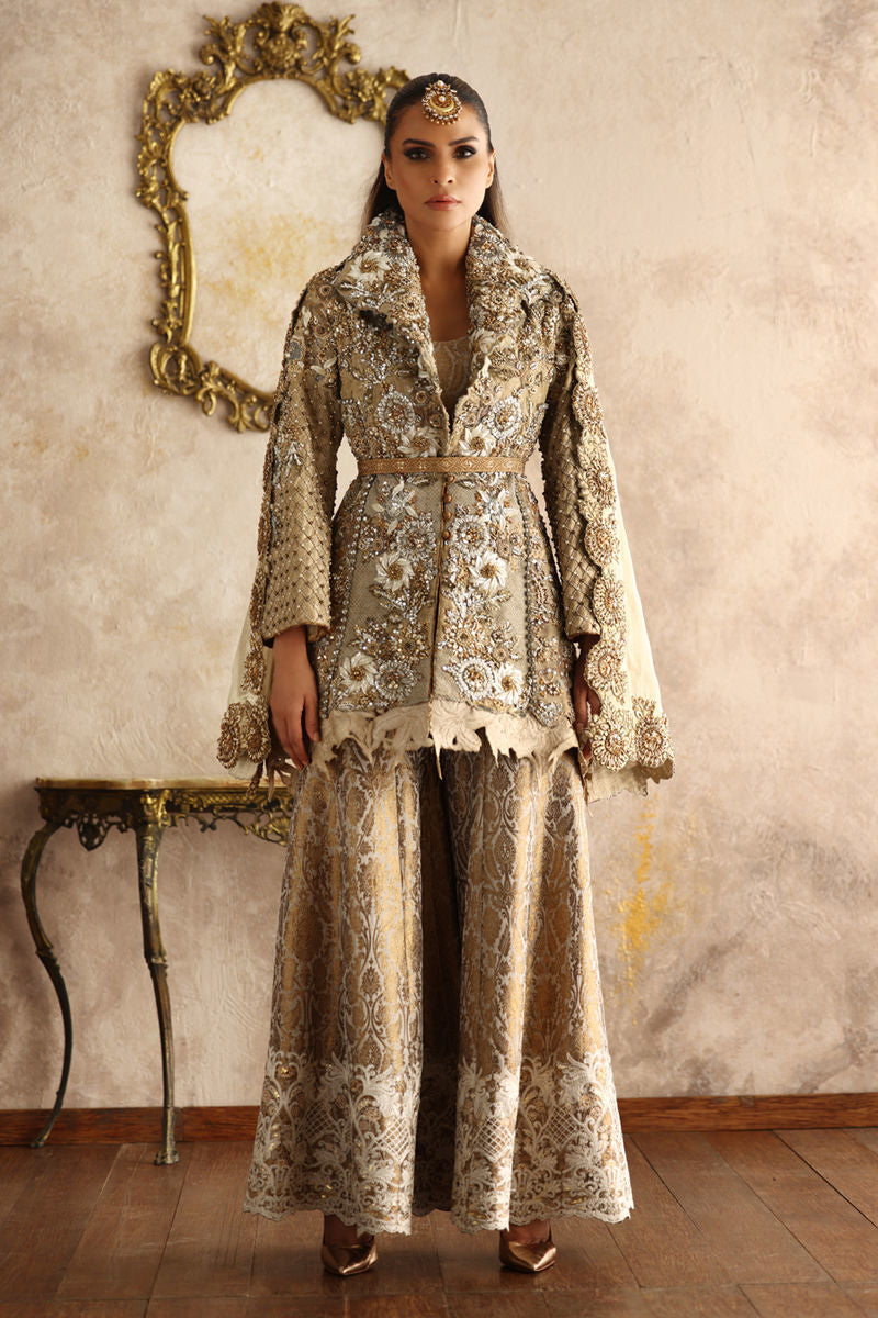 Shamaeel Ansari | Symposium of Queens | EQ-06 by Shamaeel Ansari - Designer Dress - Type: Bridal - Available at Sana Yasir - 100% Original