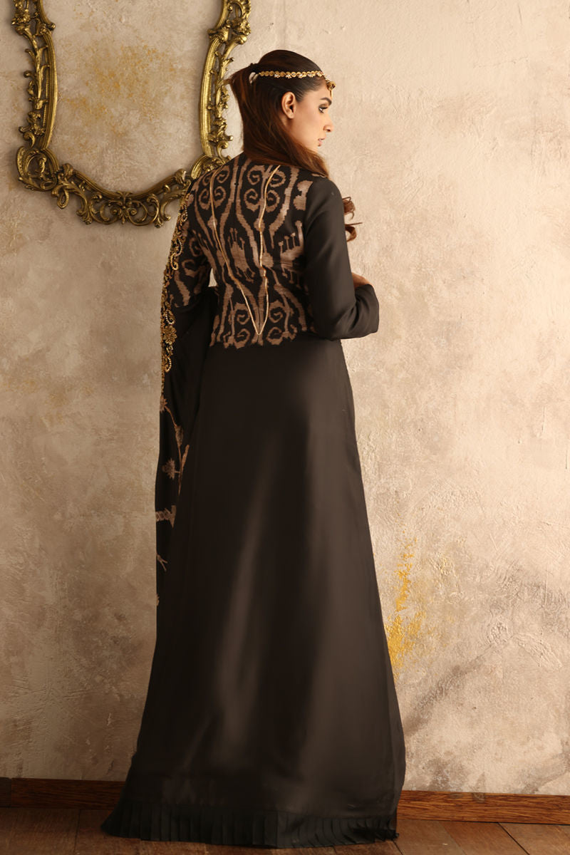 Shamaeel Ansari | Symposium of Queens | EQ-07 by Shamaeel Ansari - Designer Dress - Type: Bridal - Available at Sana Yasir - 100% Original
