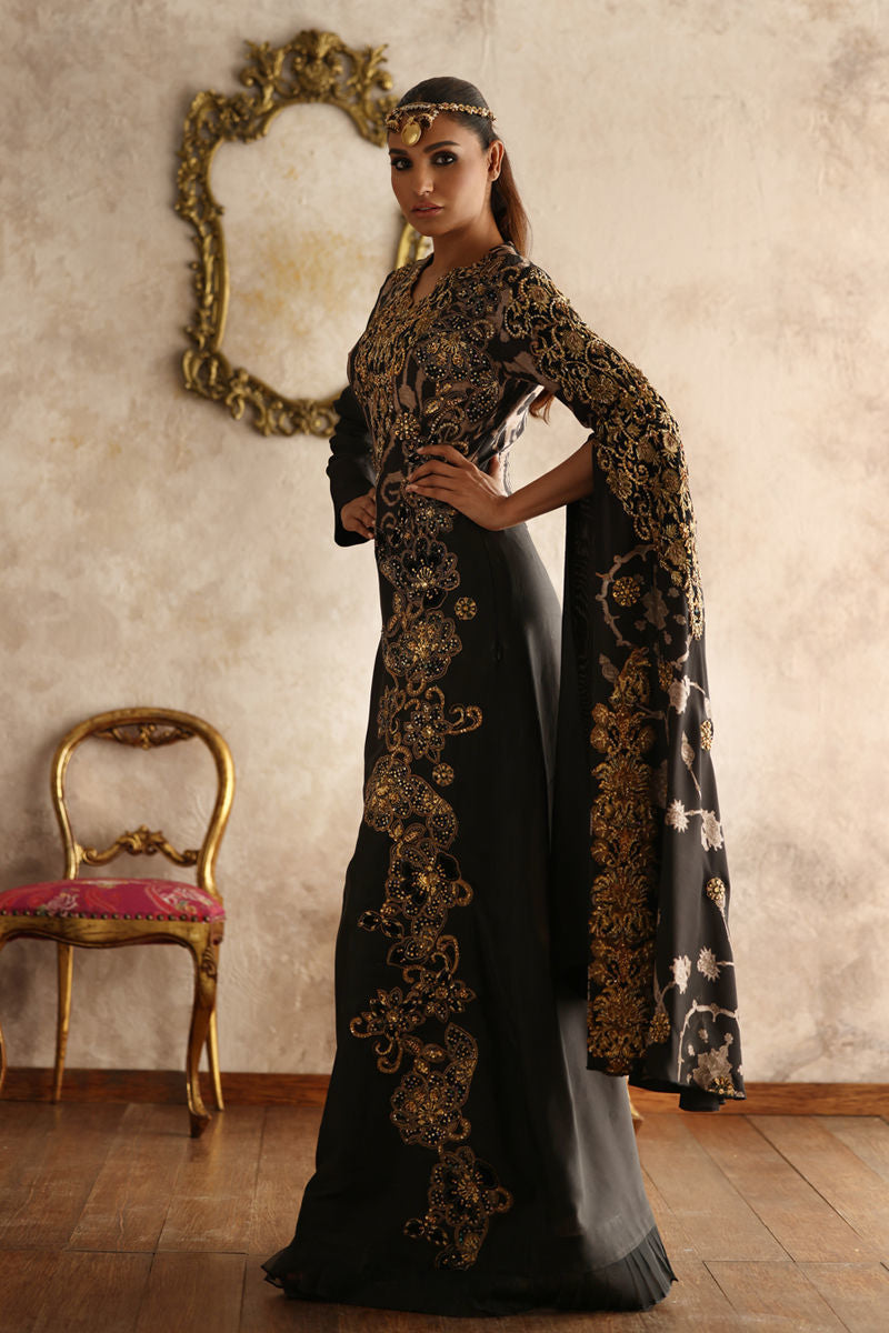 Shamaeel Ansari | Symposium of Queens | EQ-07 by Shamaeel Ansari - Designer Dress - Type: Bridal - Available at Sana Yasir - 100% Original