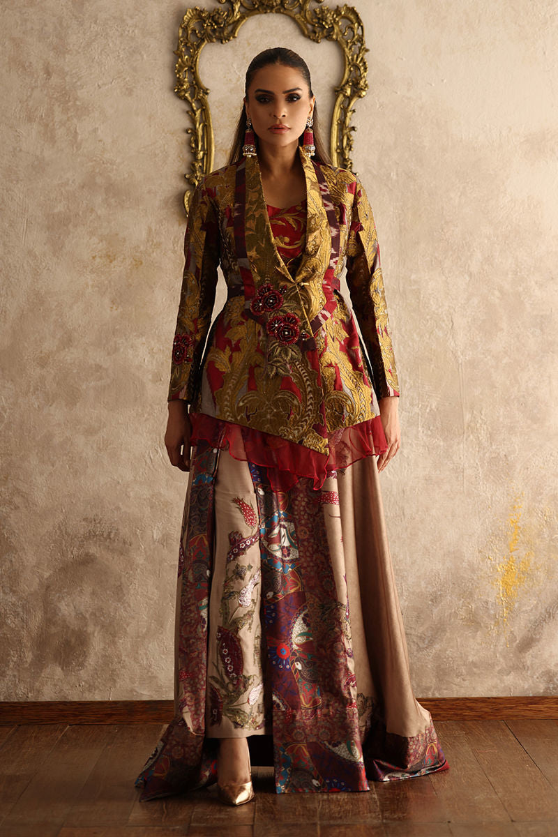 Shamaeel Ansari | Symposium of Queens | EQ-08 by Shamaeel Ansari - Designer Dress - Type: Bridal - Available at Sana Yasir - 100% Original