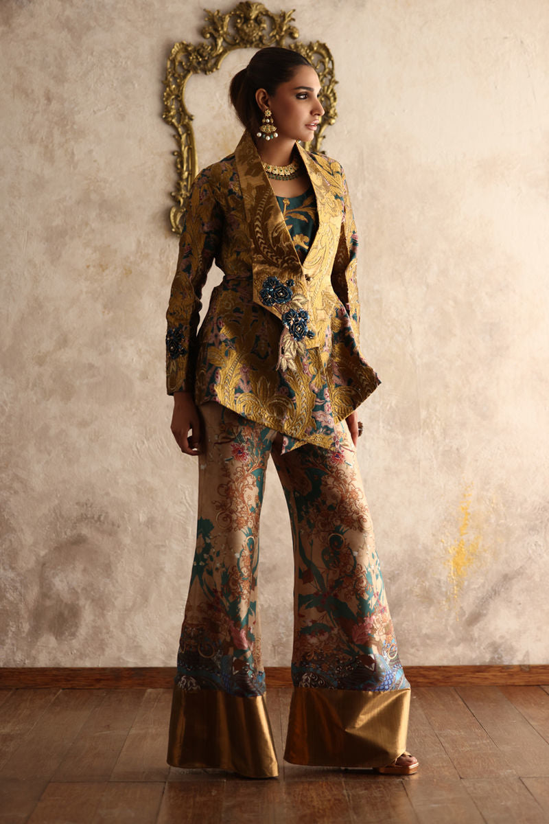 Shamaeel Ansari | Symposium of Queens | EQ-09 by Shamaeel Ansari - Designer Dress - Type: Bridal - Available at Sana Yasir - 100% Original